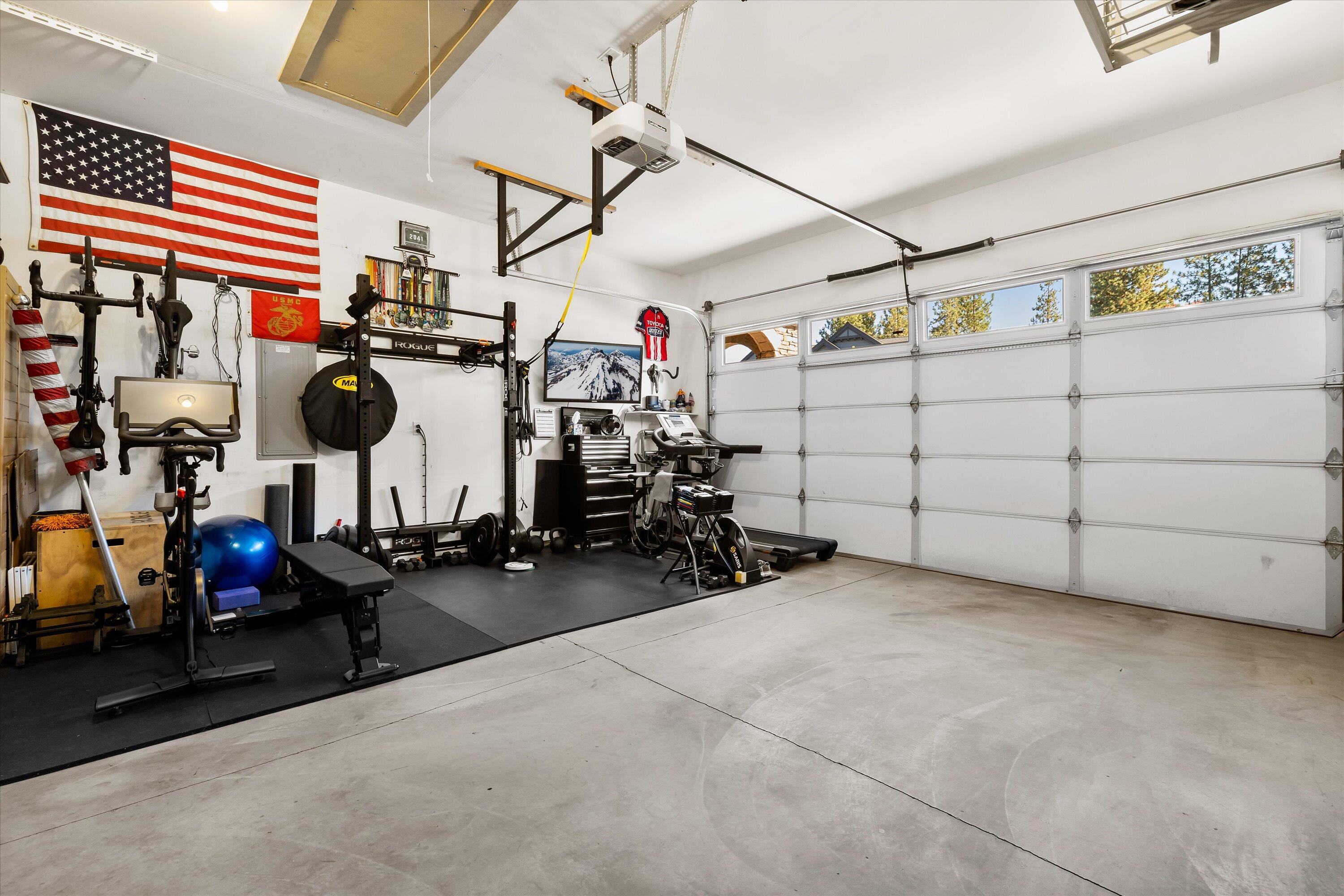 60208 Rolled Rock Way, Bend