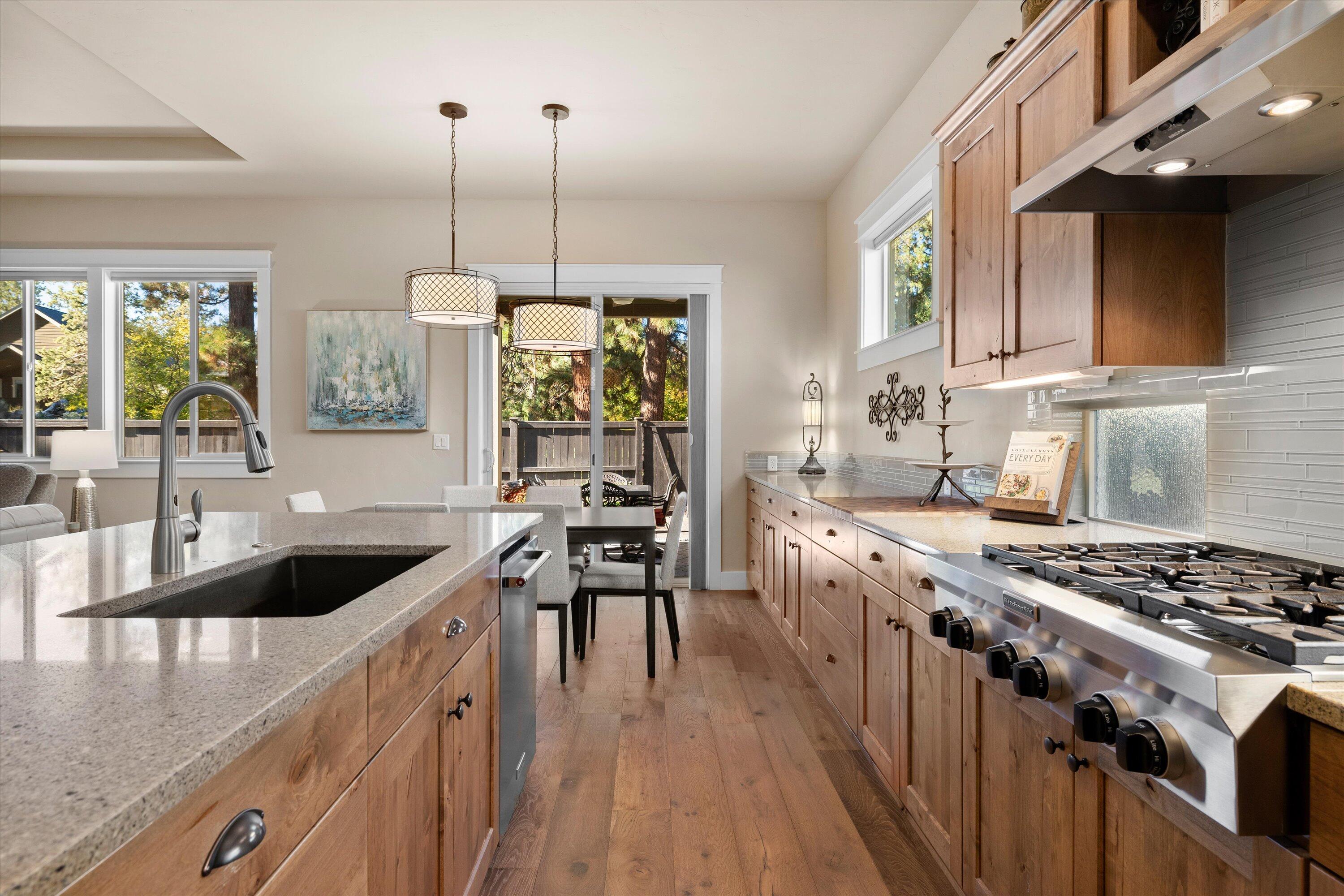 60208 Rolled Rock Way, Bend