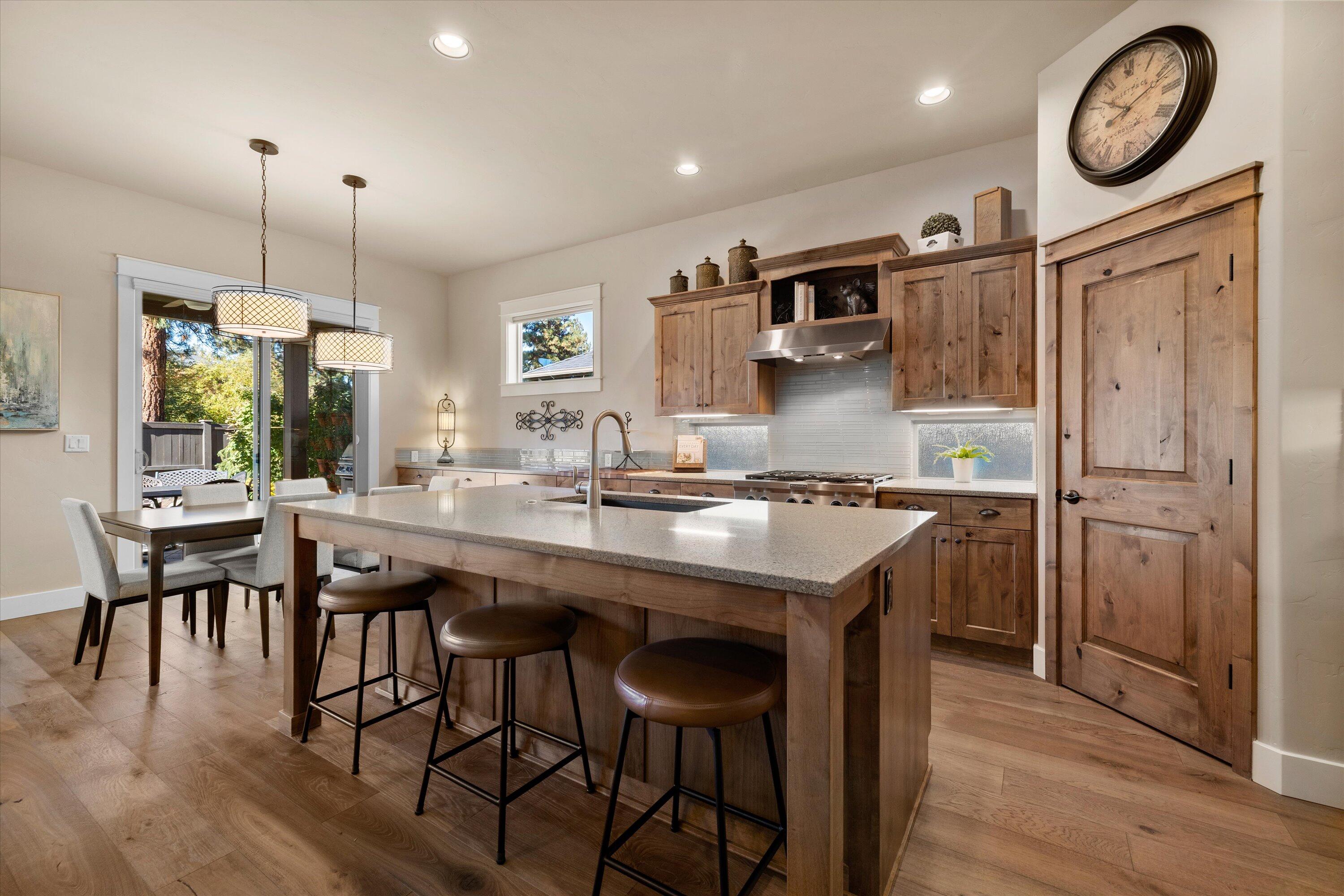 60208 Rolled Rock Way, Bend