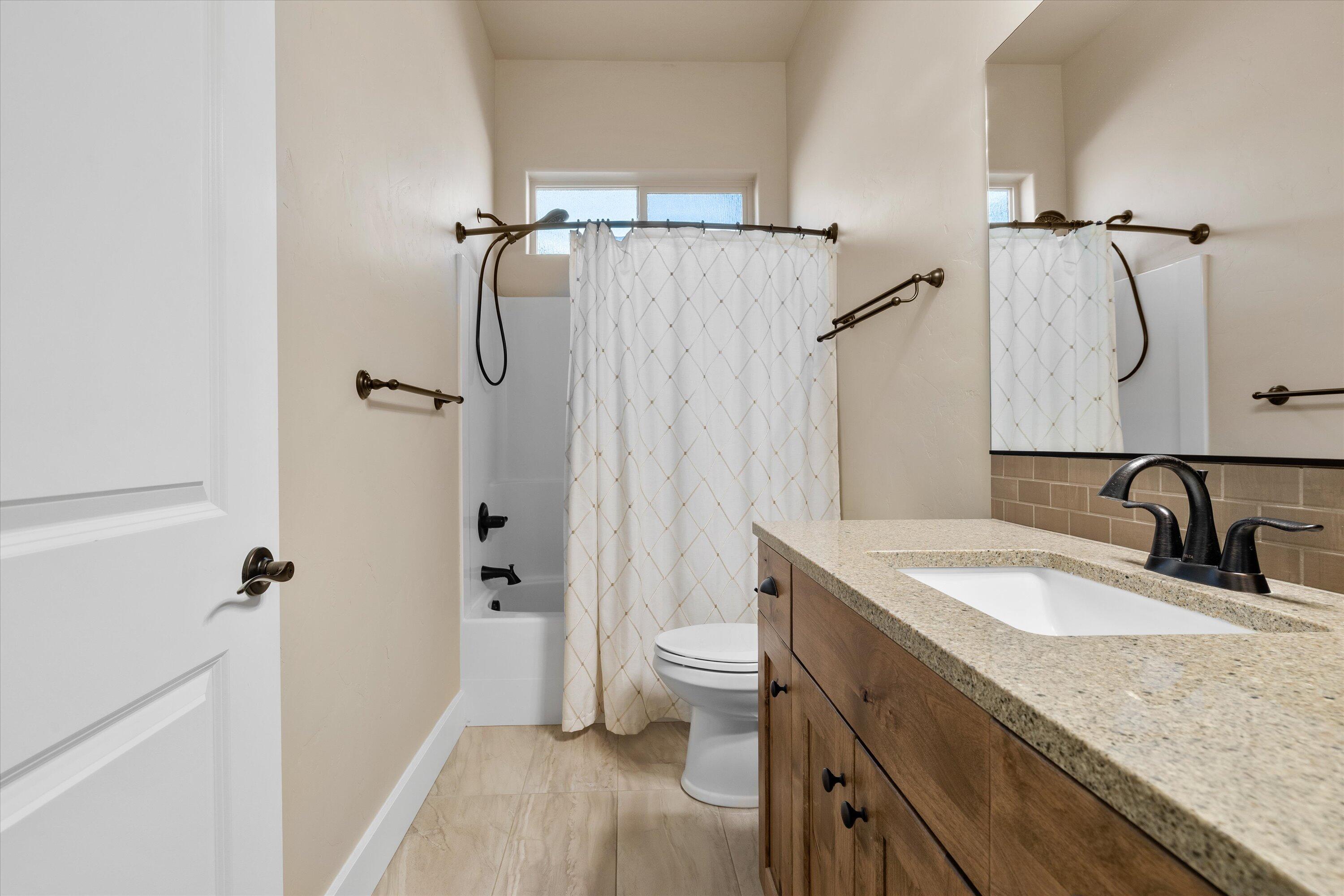 60208 Rolled Rock Way, Bend