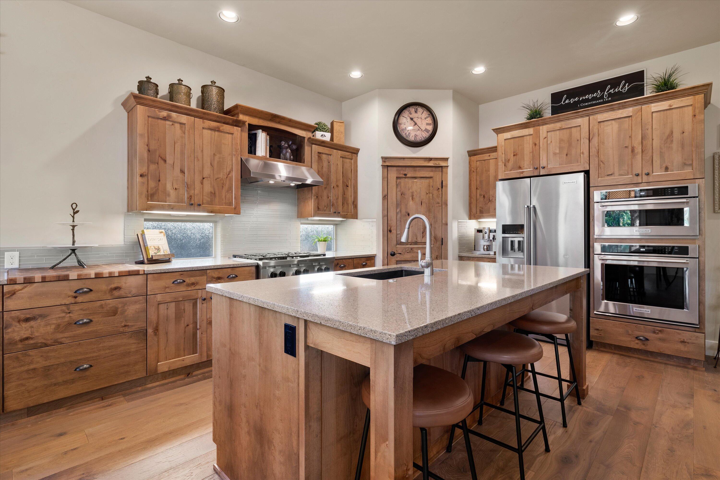 60208 Rolled Rock Way, Bend