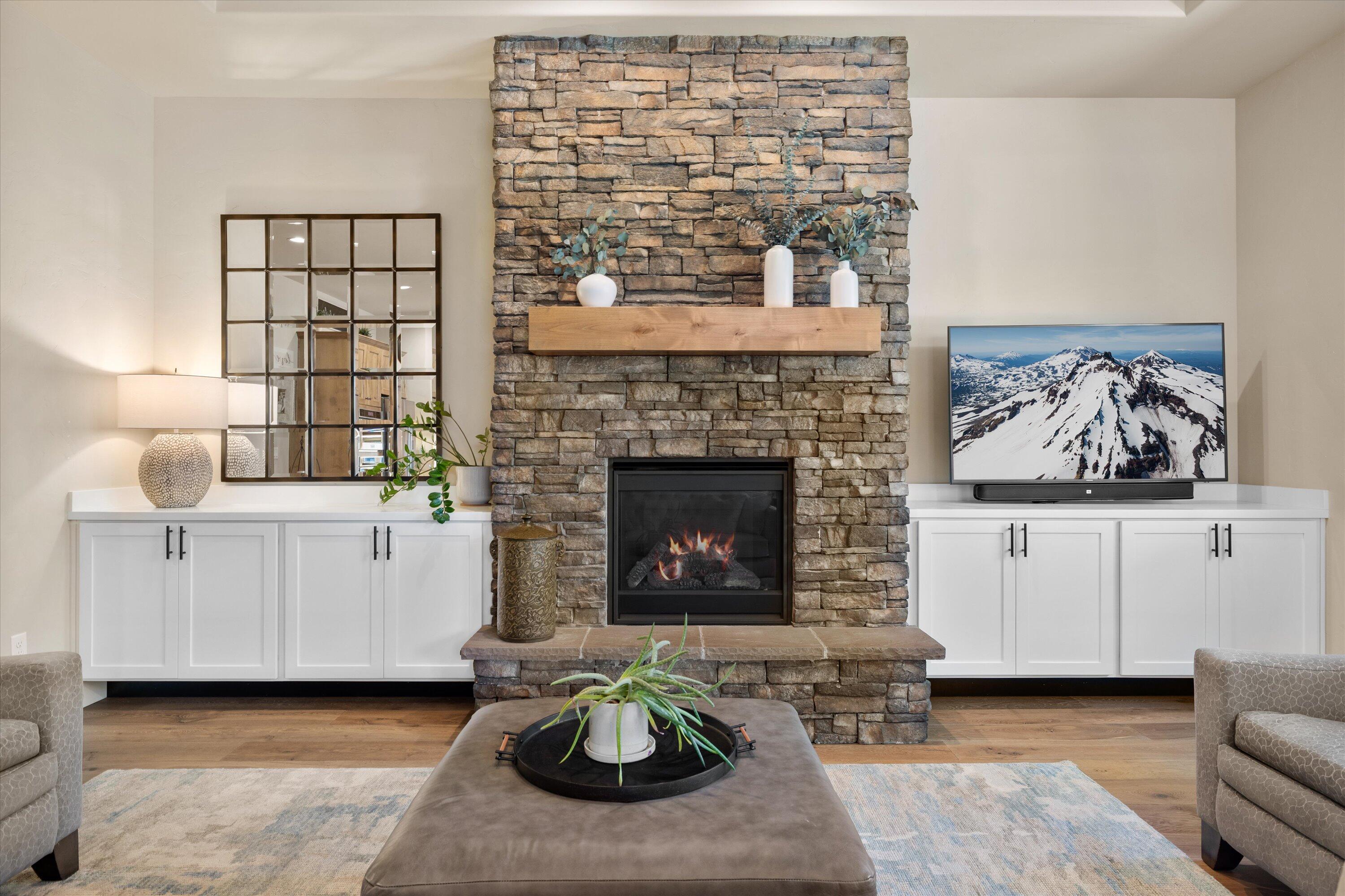 60208 Rolled Rock Way, Bend