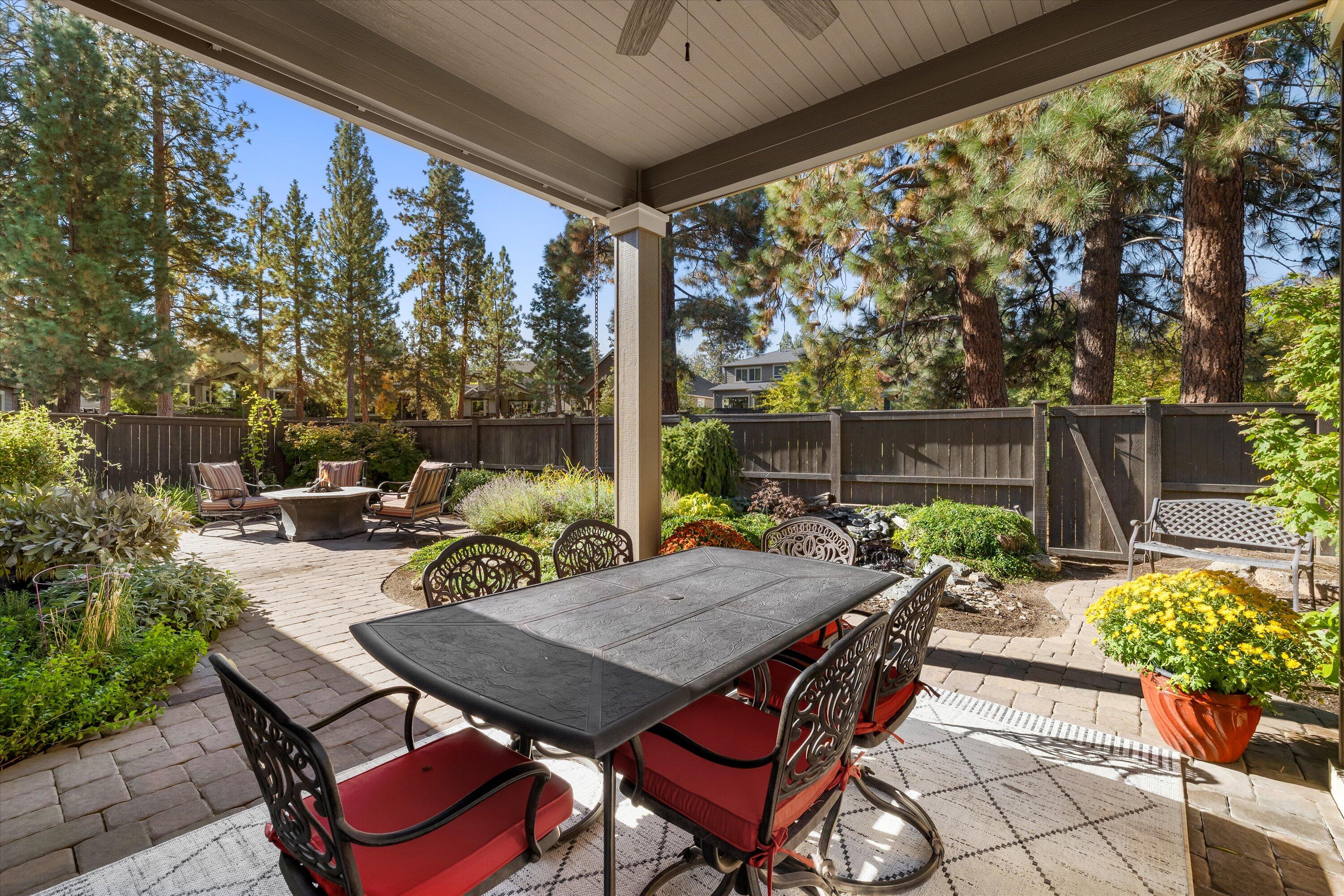 60208 Rolled Rock Way, Bend