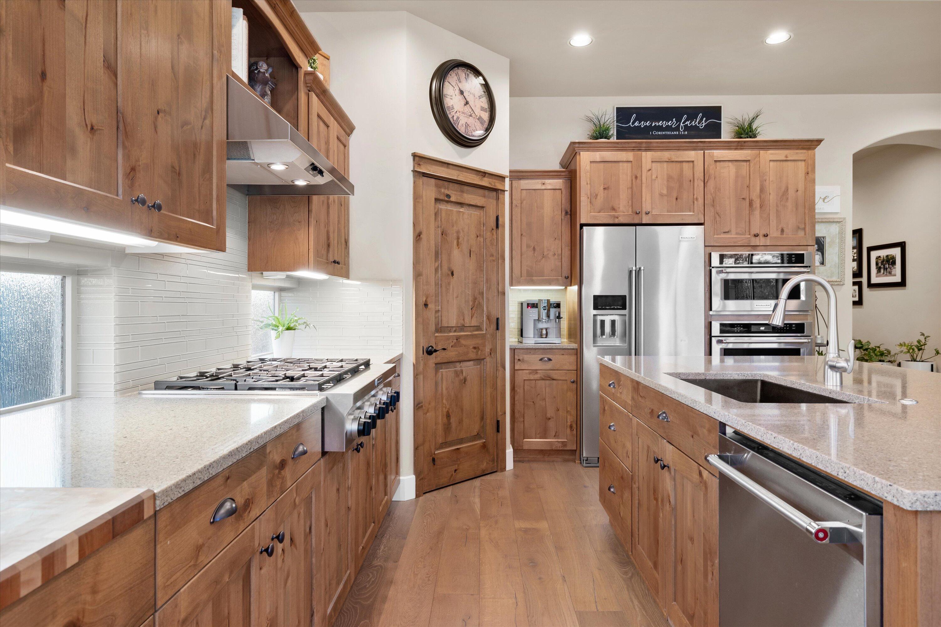 60208 Rolled Rock Way, Bend