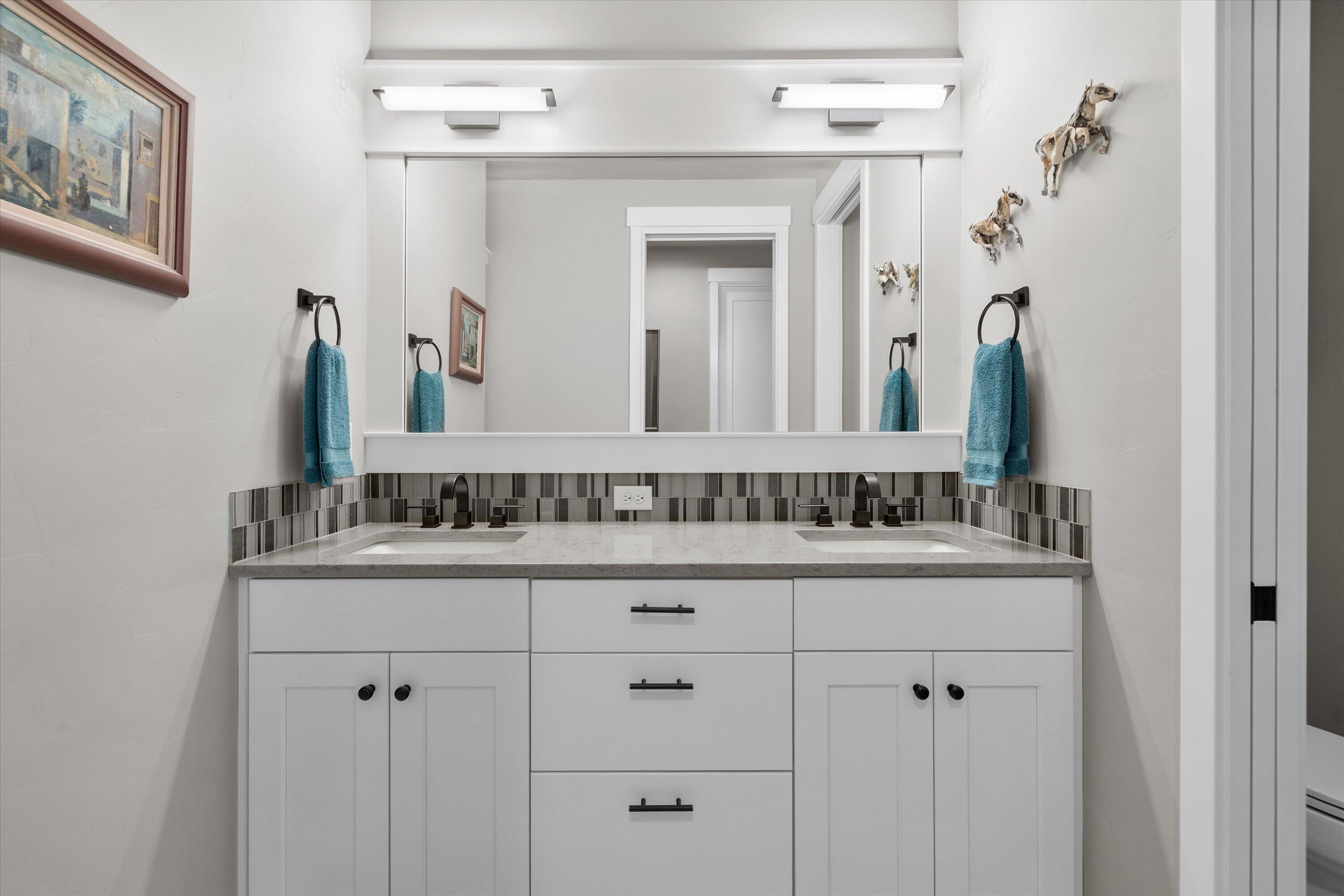 60873 SW Headwaters Loop