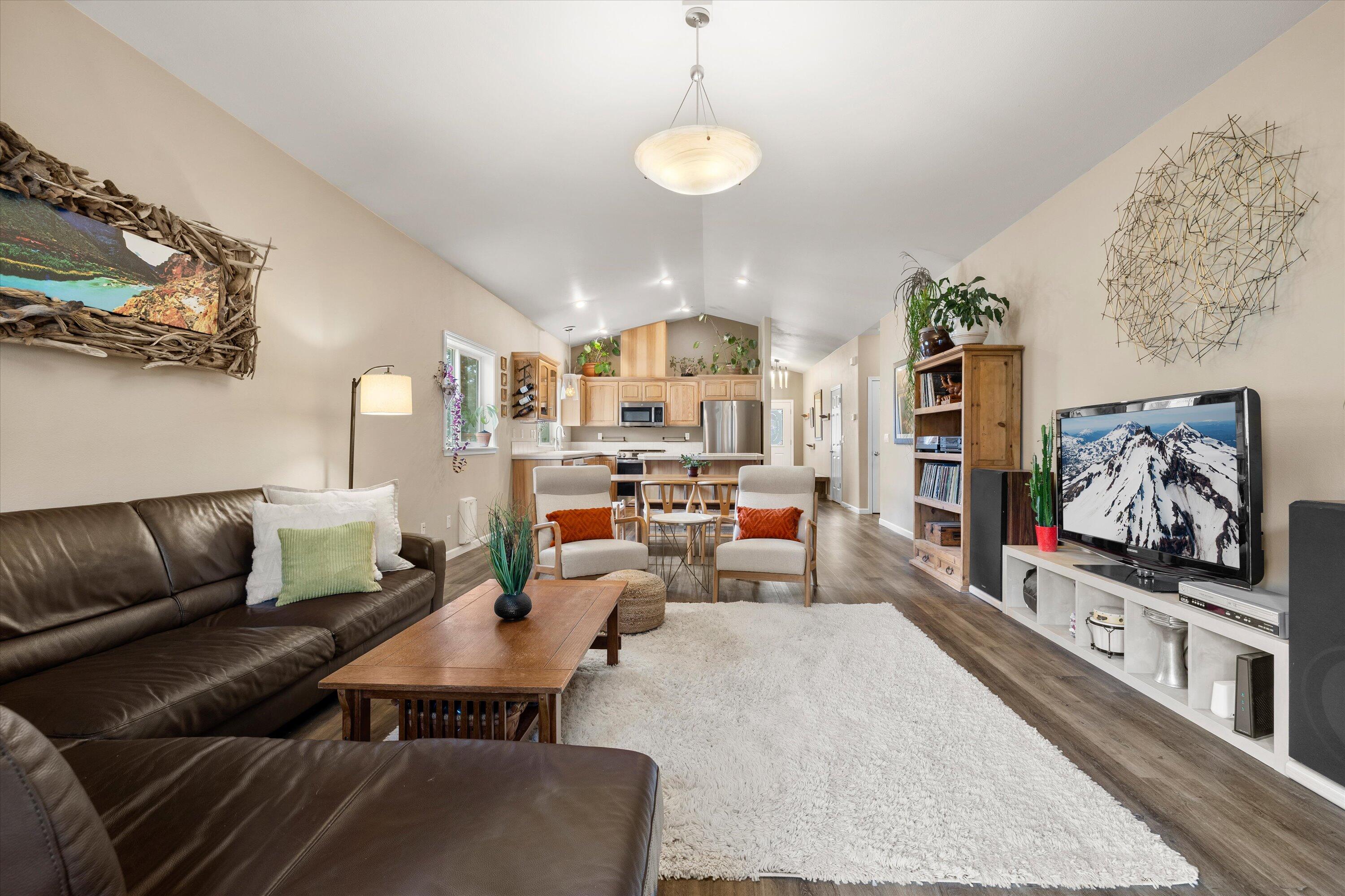 301 SE Springer Court