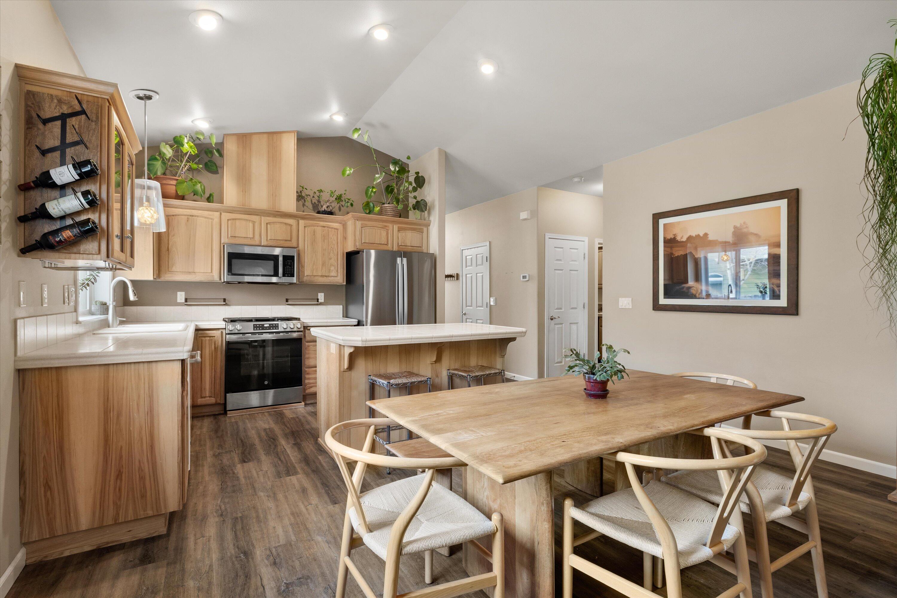 301 SE Springer Court