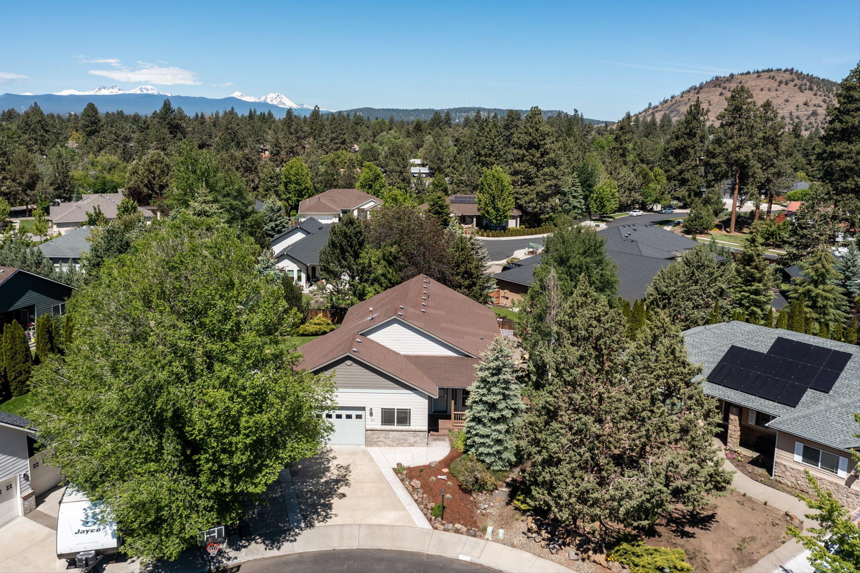 301 SE Springer Court