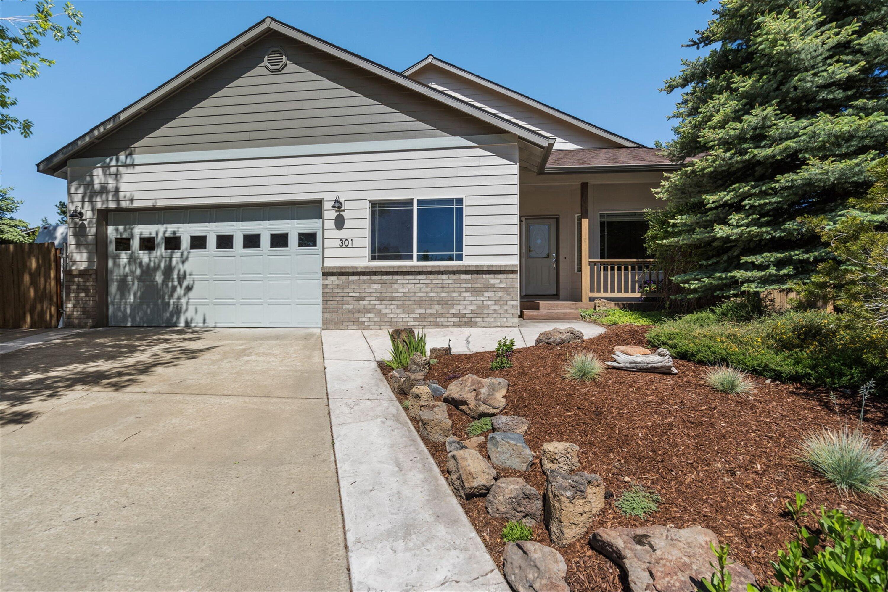 301 SE Springer Court