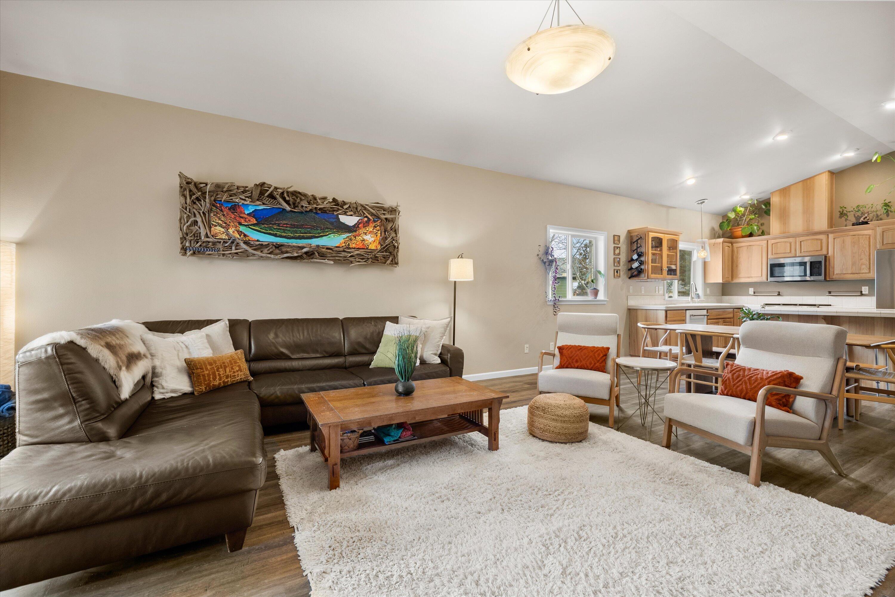 301 SE Springer Court