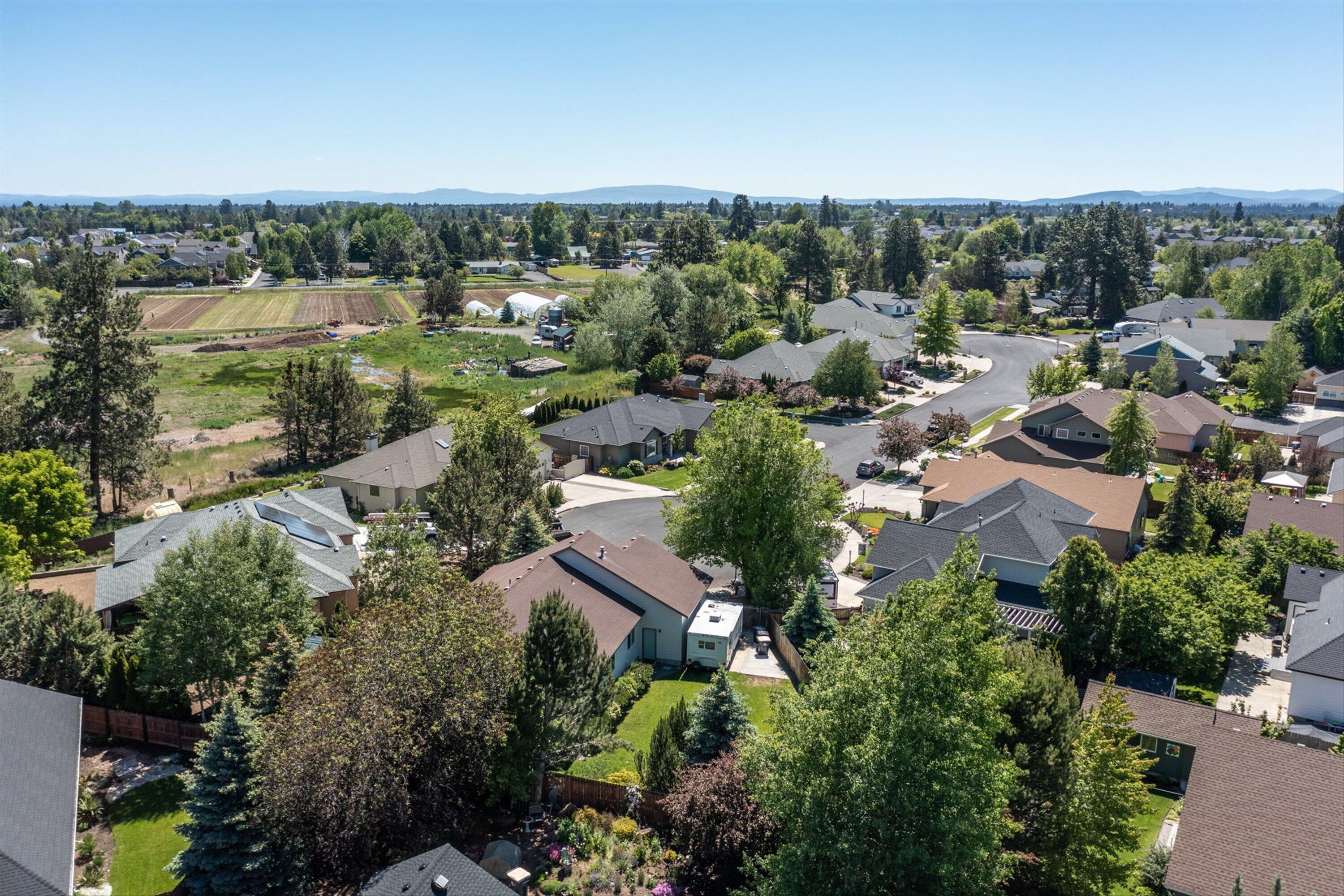 301 SE Springer Court