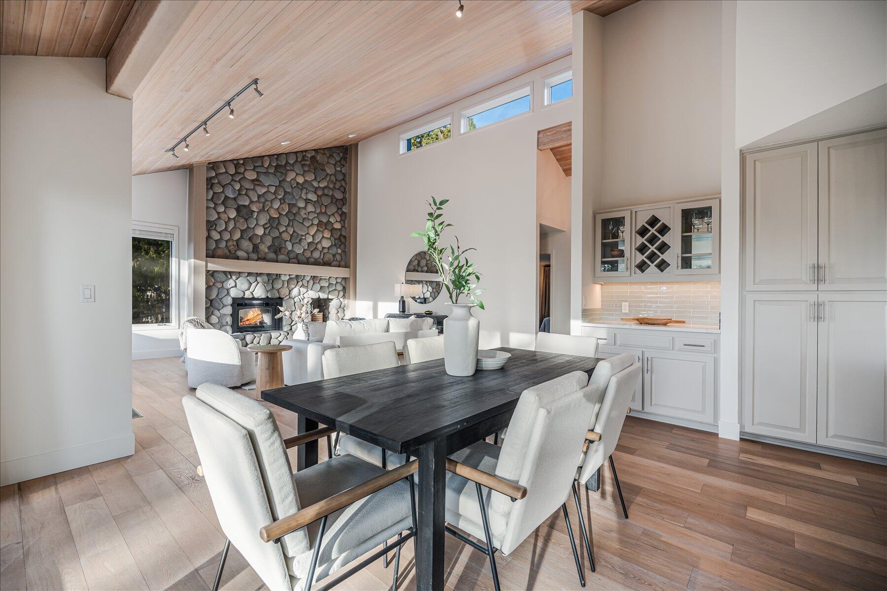 1295 NW City View Drive