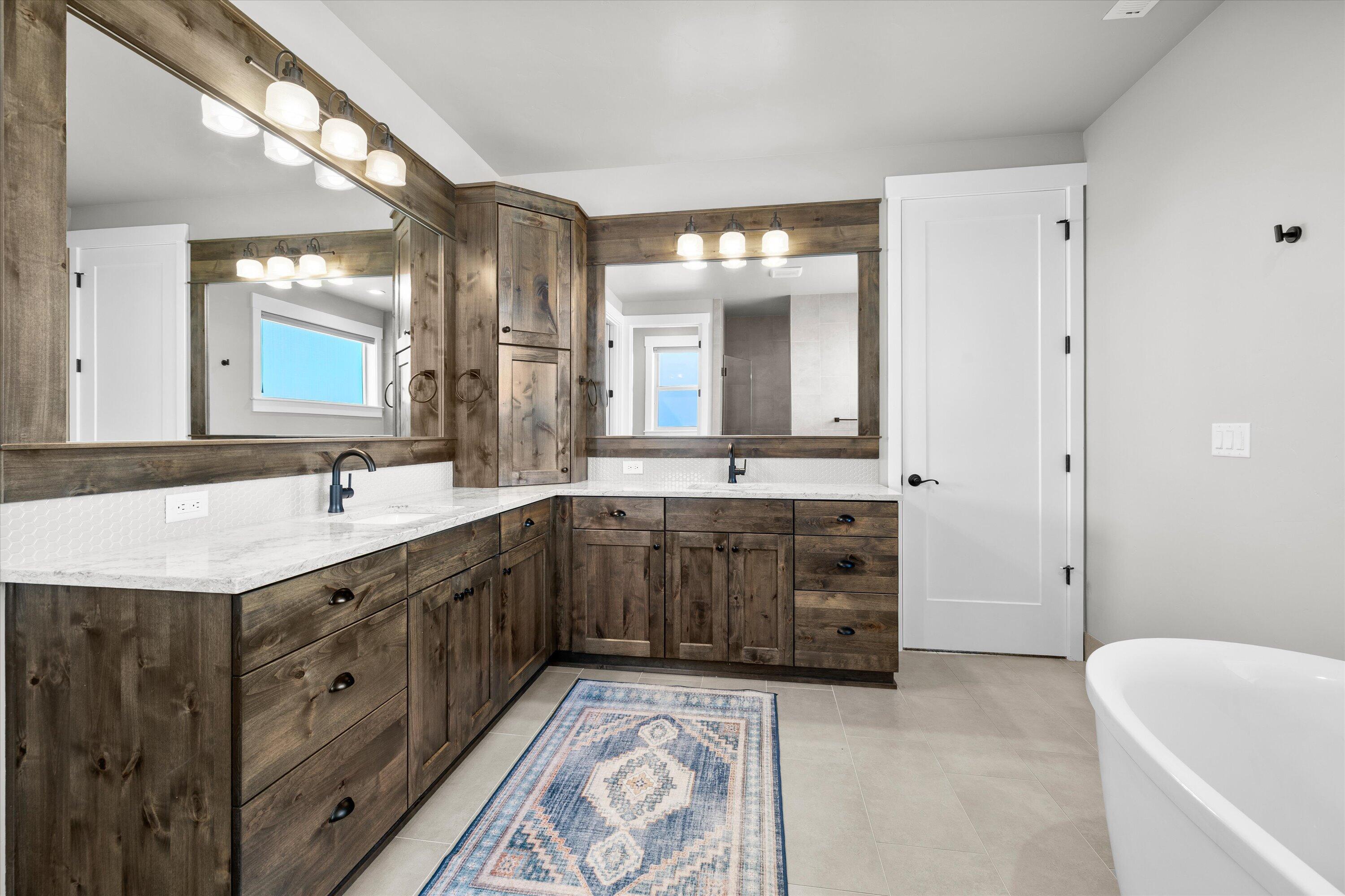 2704 NW Fairway Heights Drive