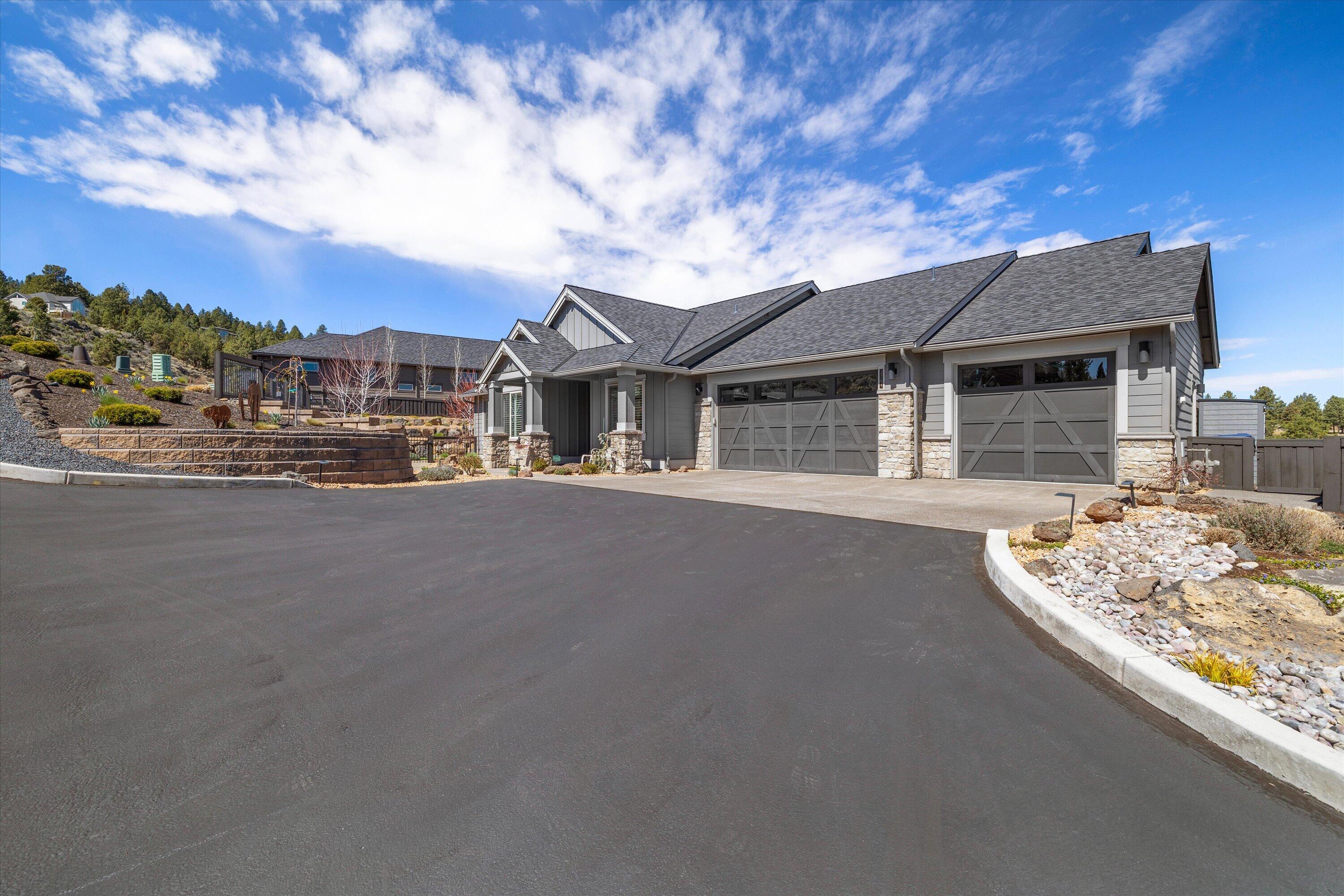 2704 NW Fairway Heights Drive