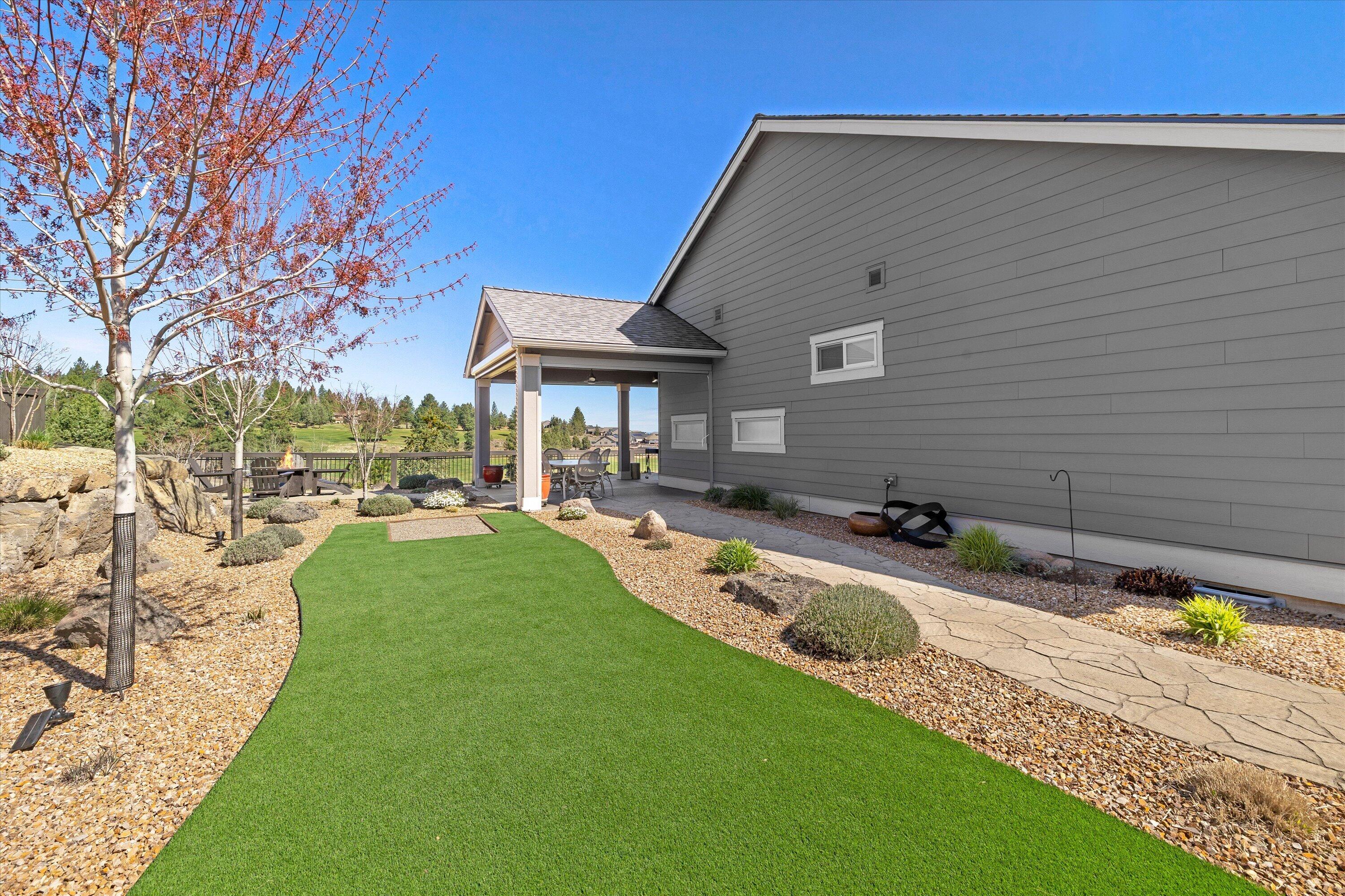 2704 NW Fairway Heights Drive