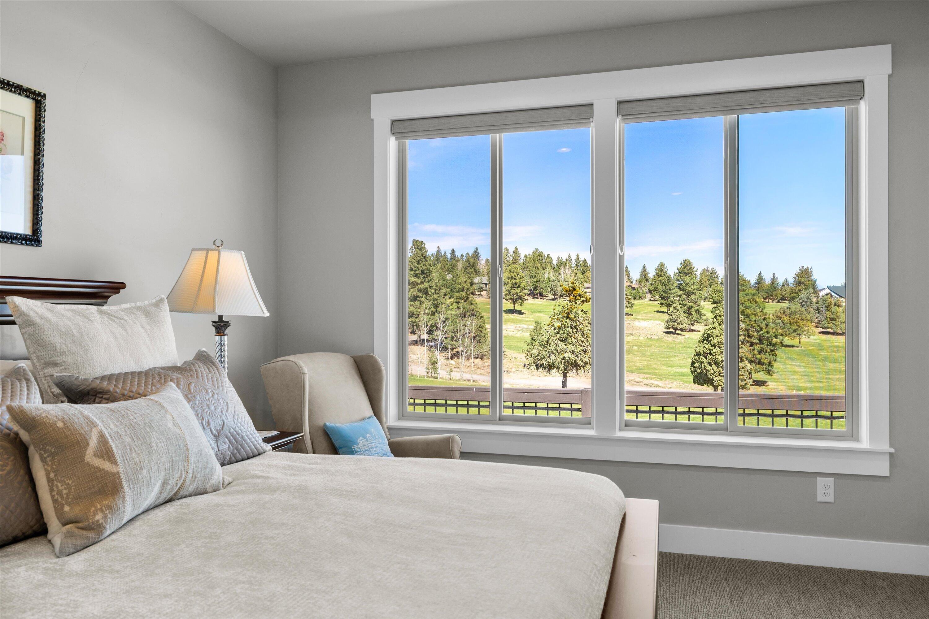 2704 NW Fairway Heights Drive