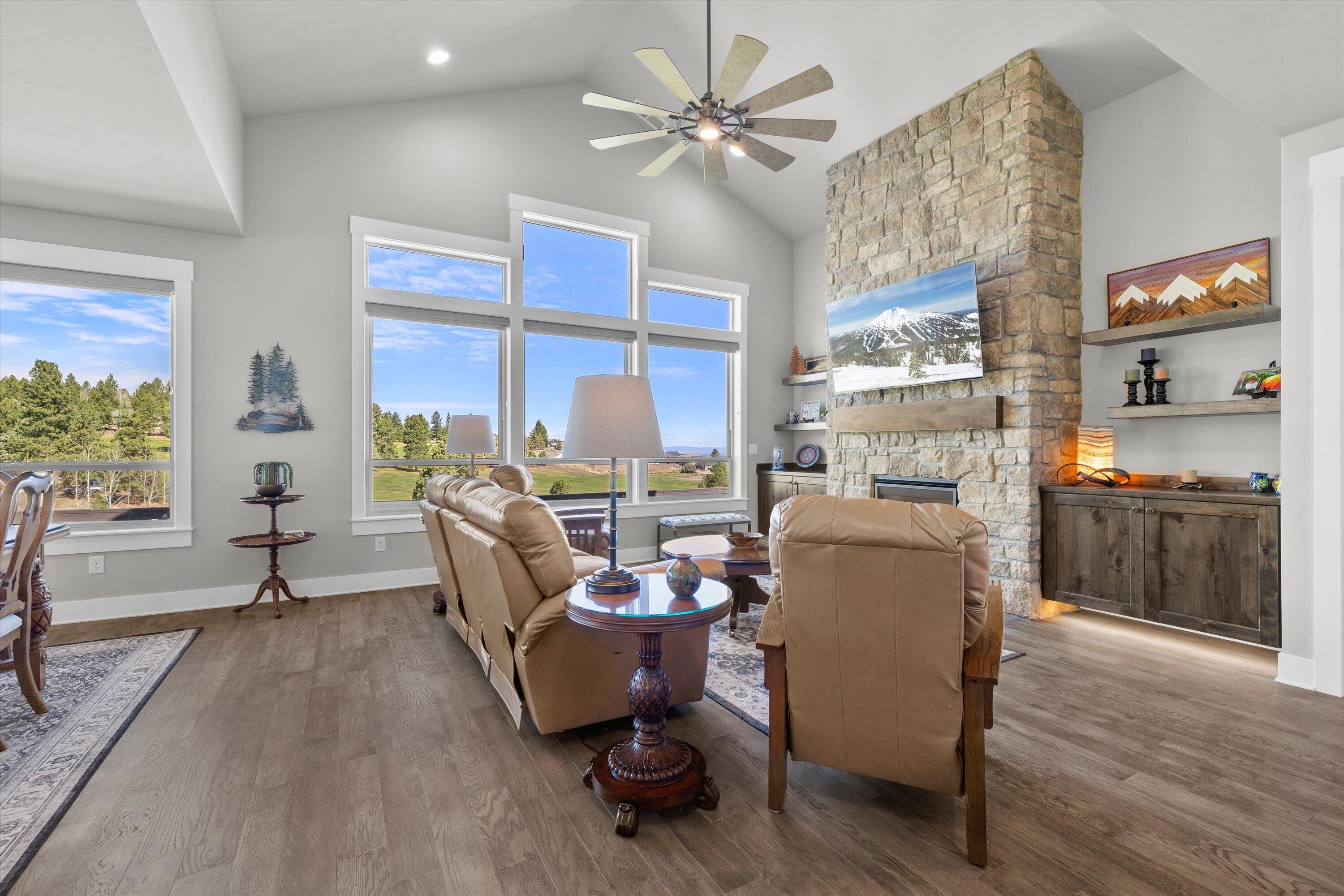 2704 NW Fairway Heights Drive