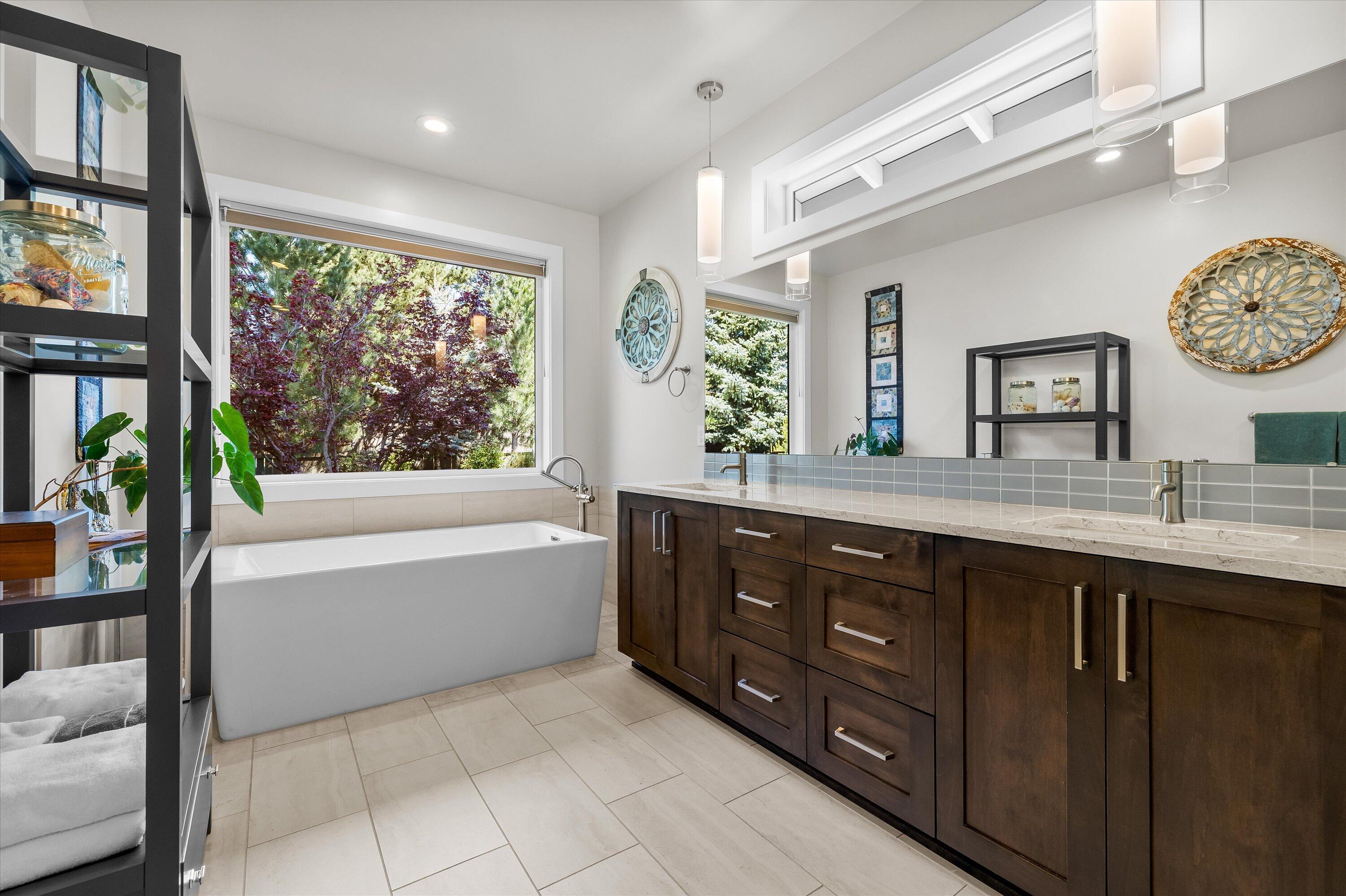 60886 SW Headwaters Loop