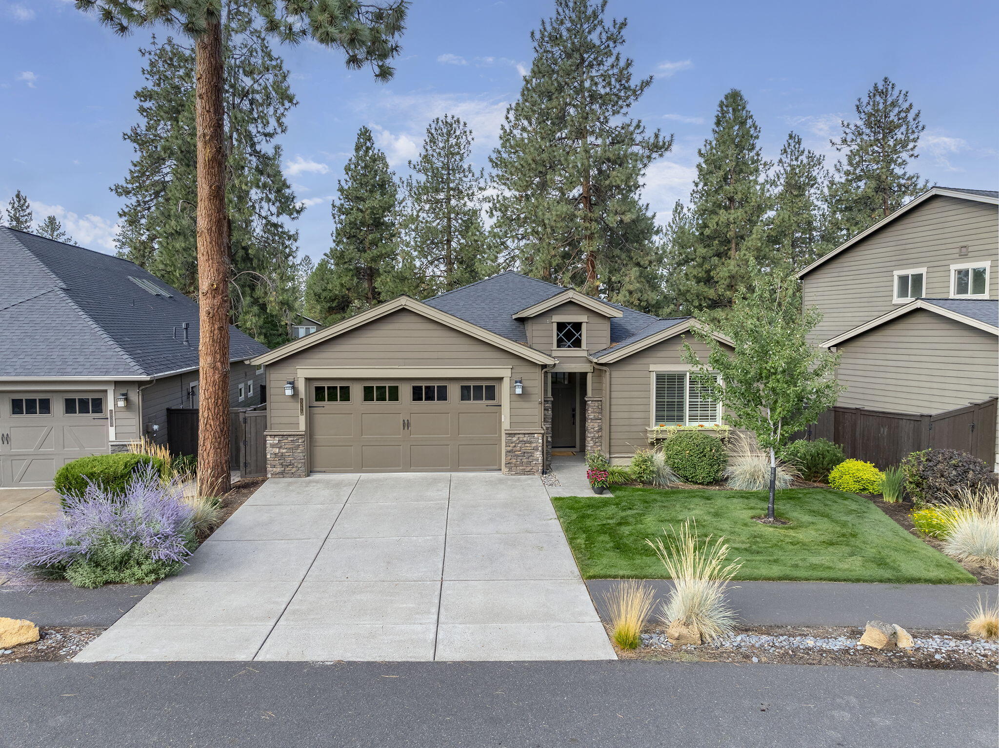 60220 Rolled Rock Way