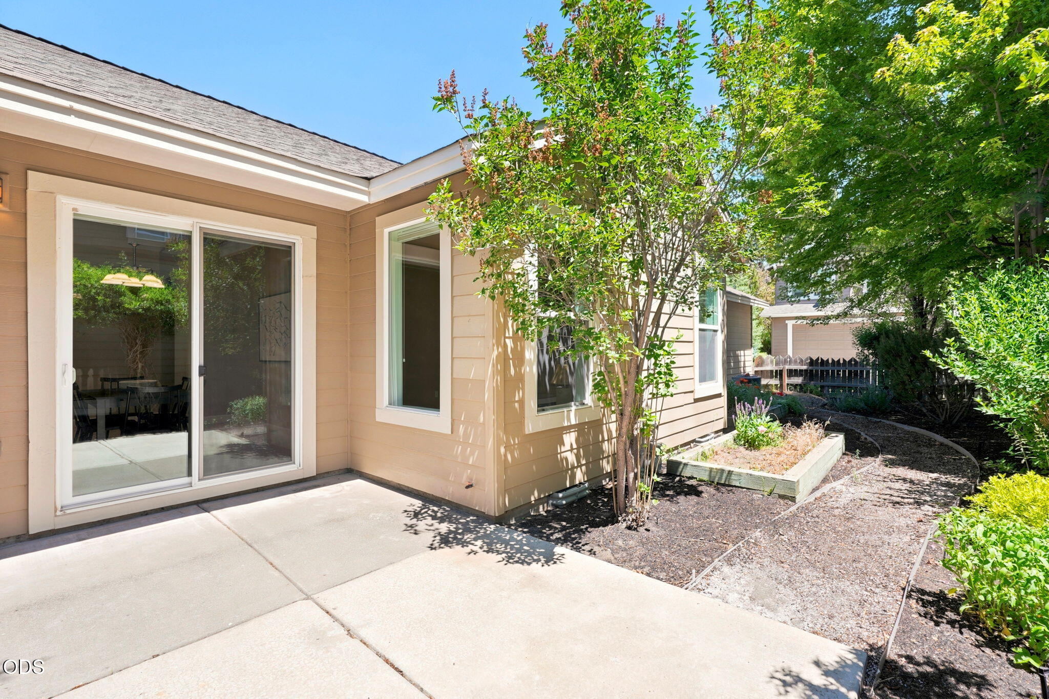 61421 Davis Lake Loop