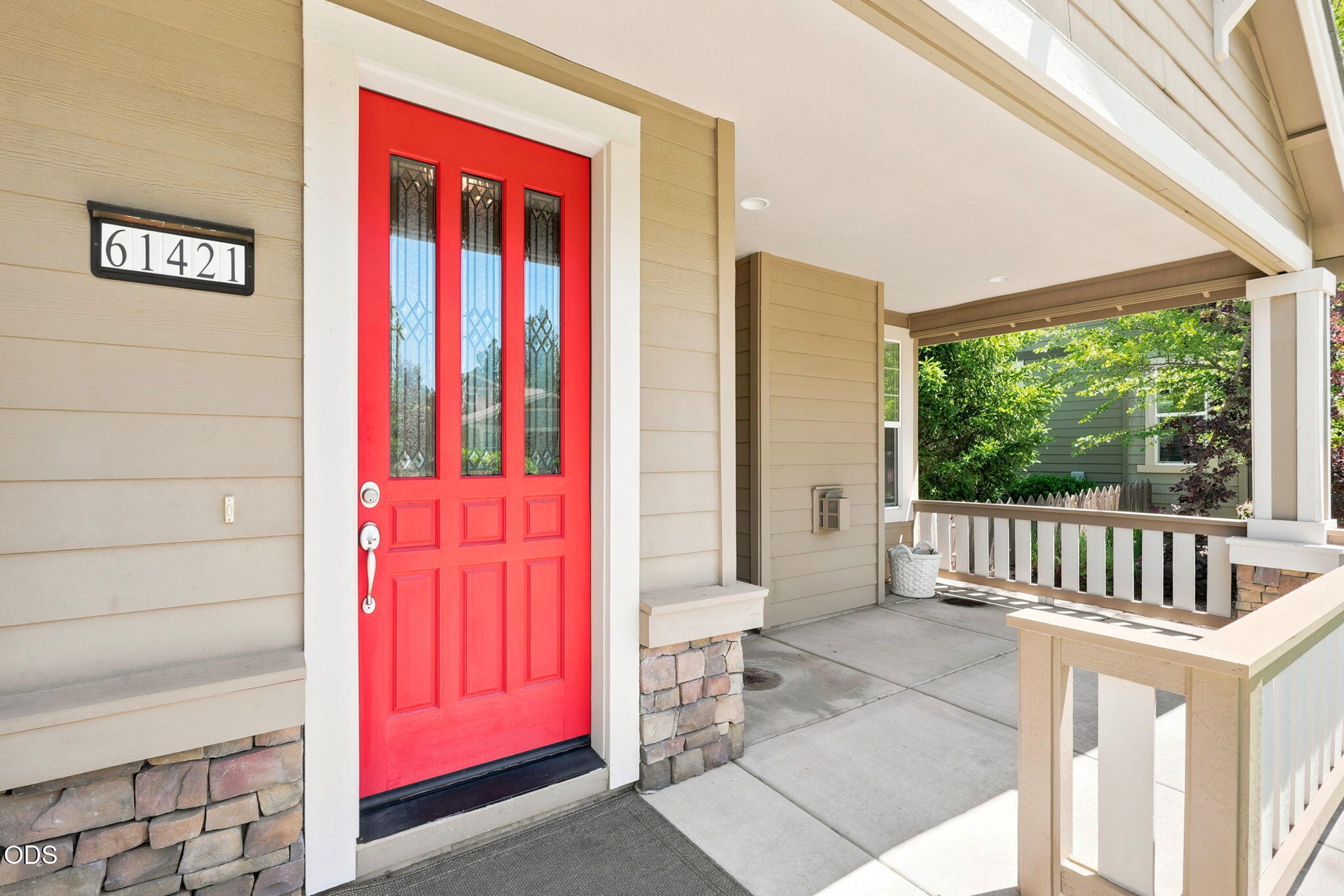 61421 Davis Lake Loop