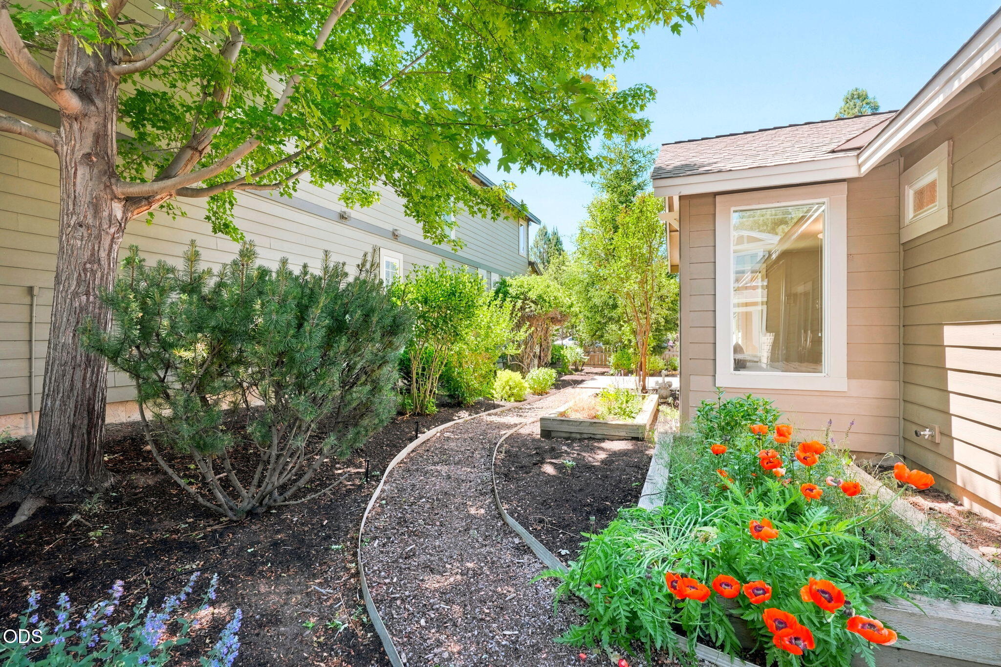 61421 Davis Lake Loop