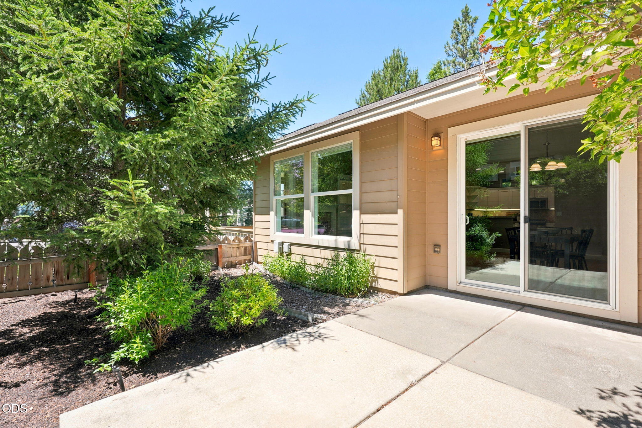 61421 Davis Lake Loop