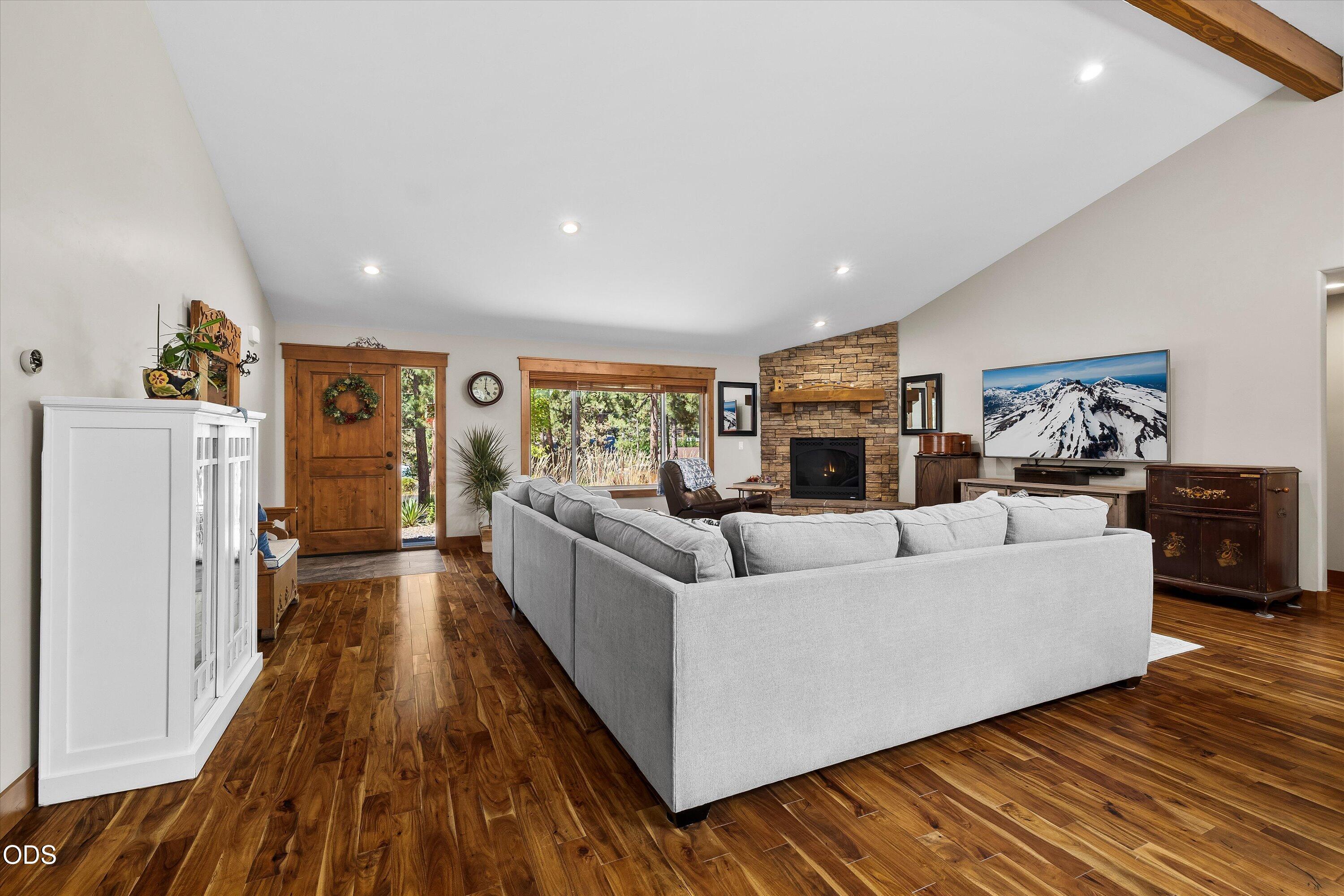 60134 Turquoise Road