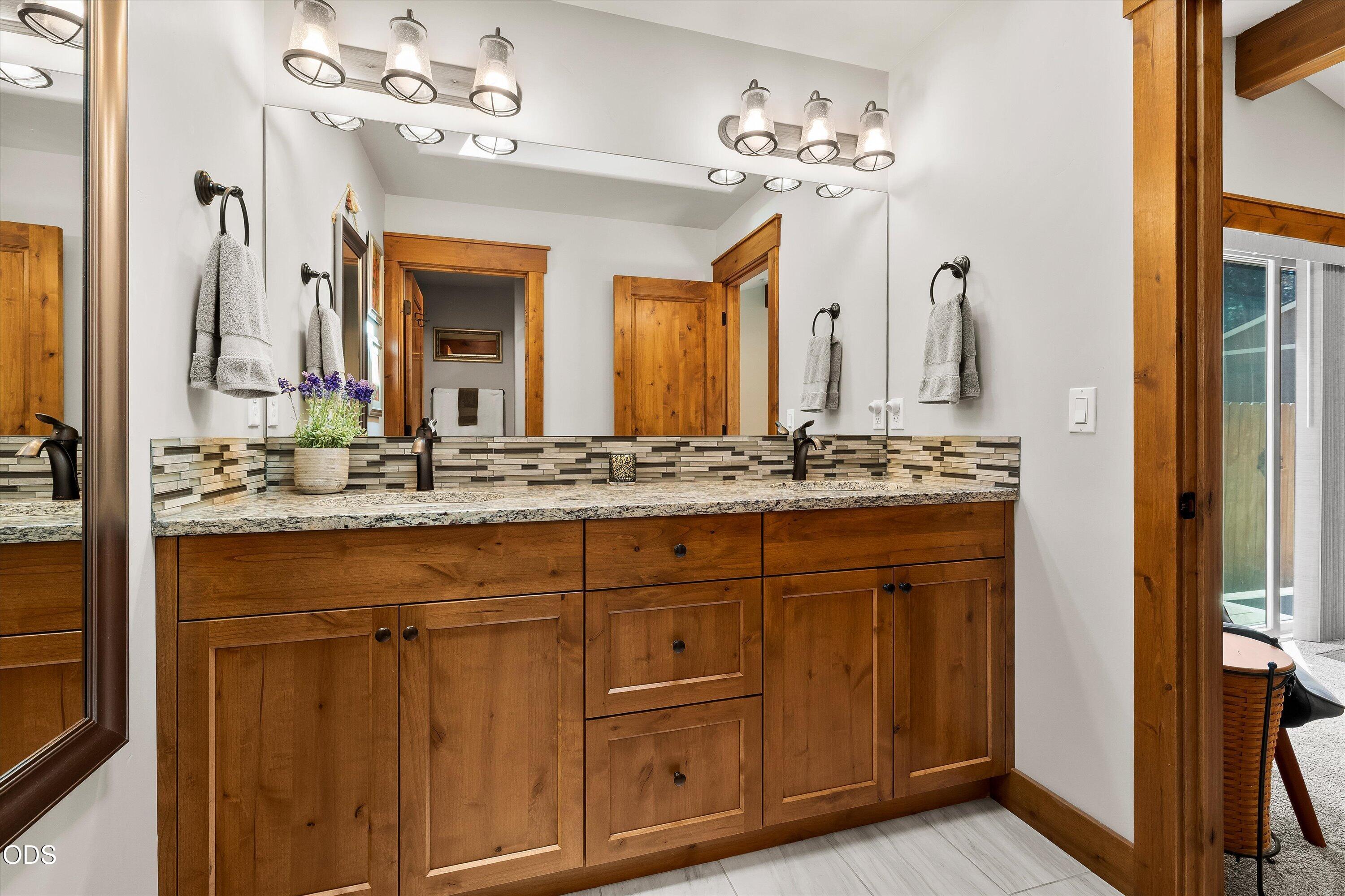 60134 Turquoise Road
