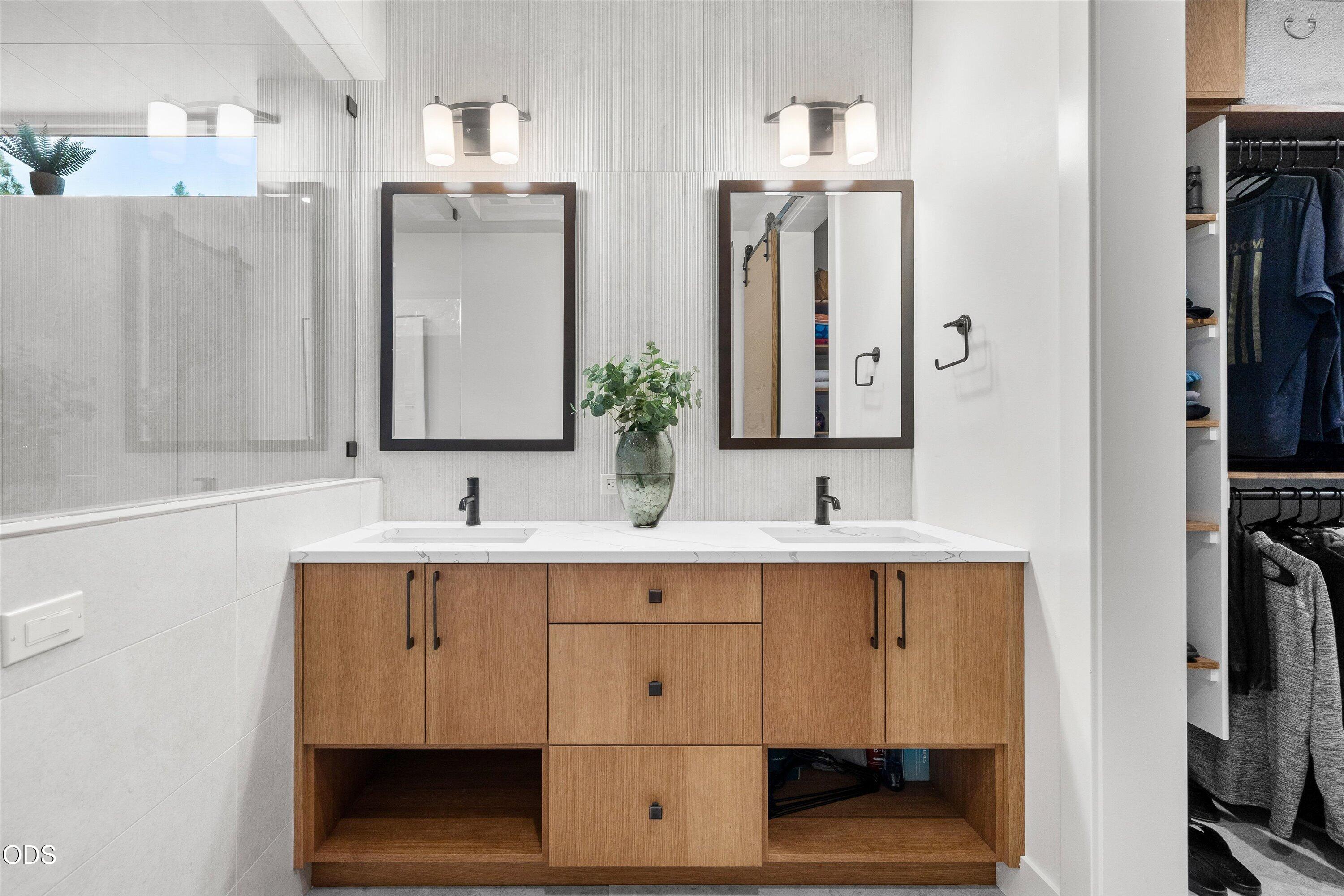 62768 NW Sand Lily Way
