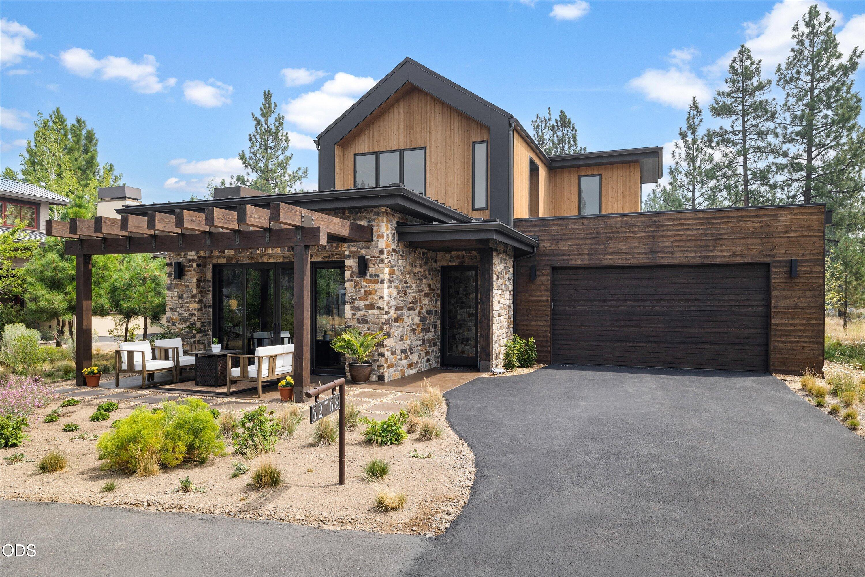 62768 NW Sand Lily Way
