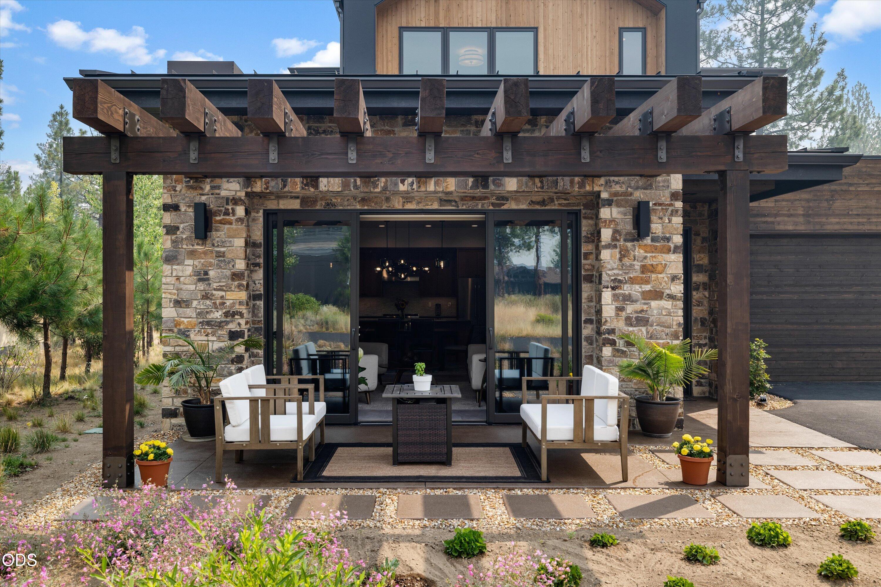 62768 NW Sand Lily Way