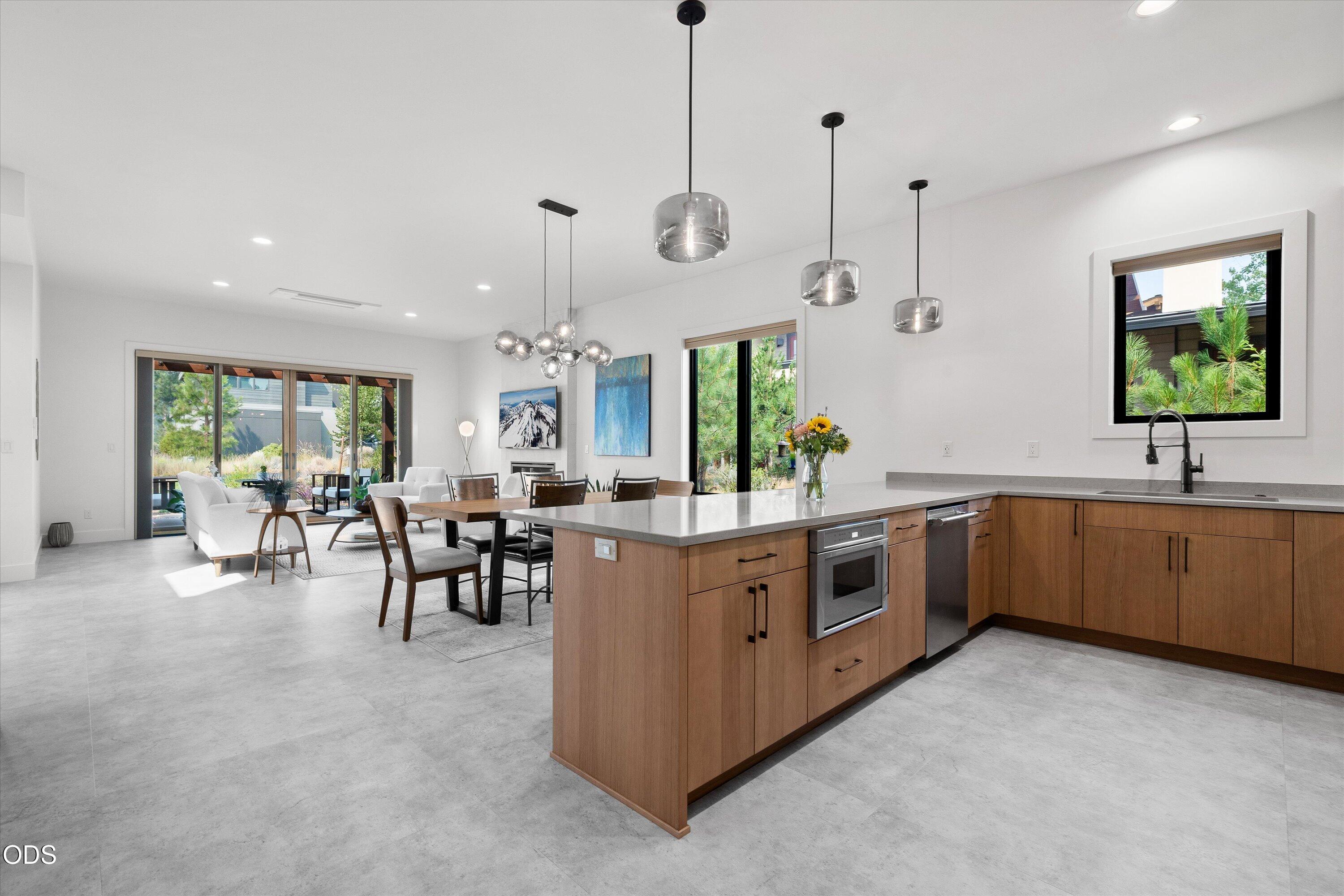 62768 NW Sand Lily Way
