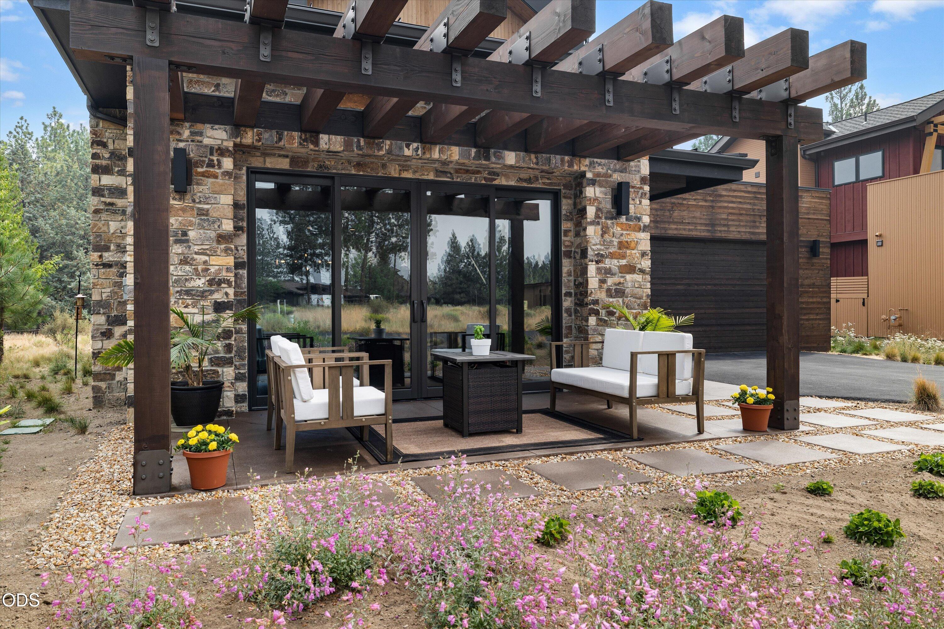 62768 NW Sand Lily Way