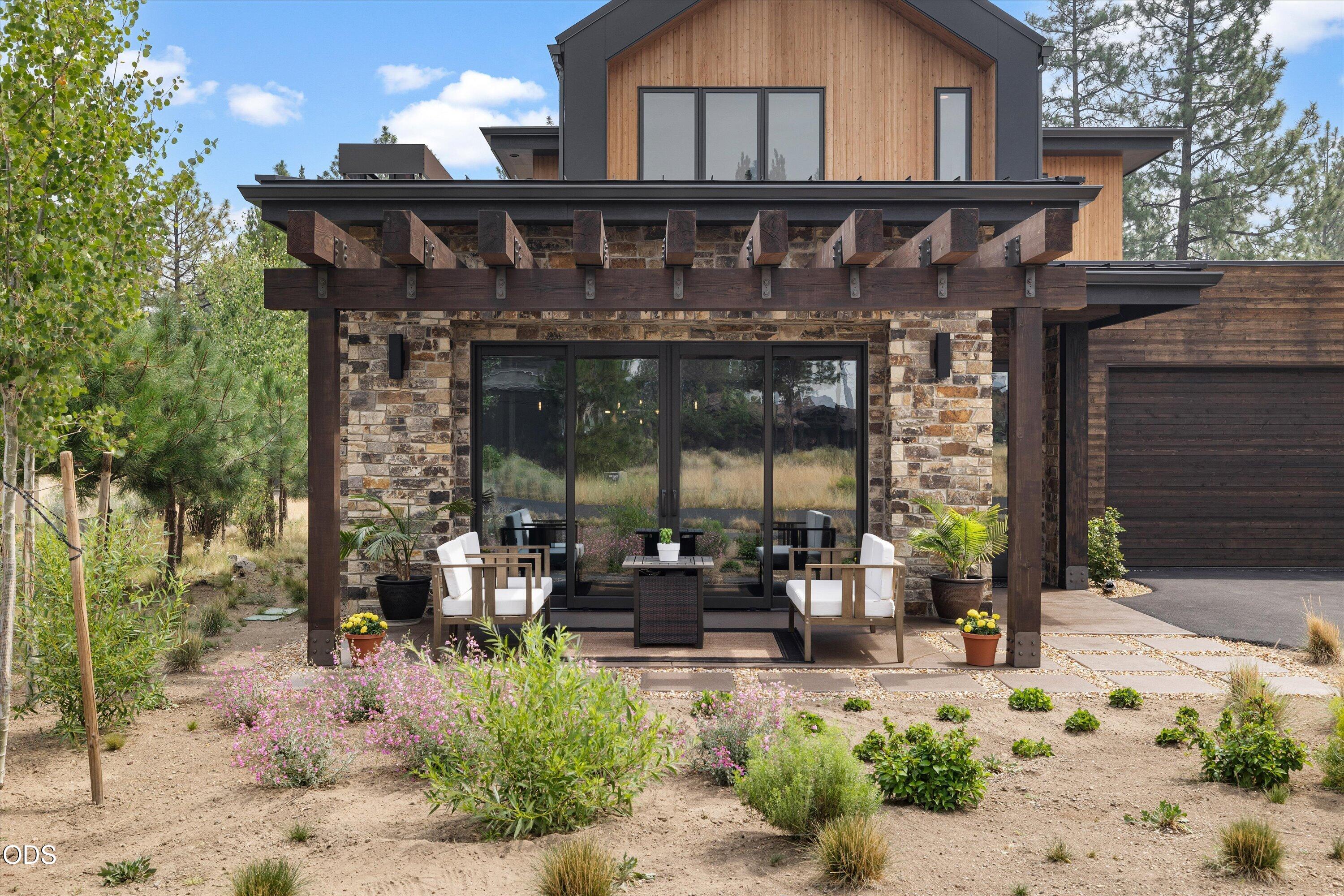 62768 NW Sand Lily Way
