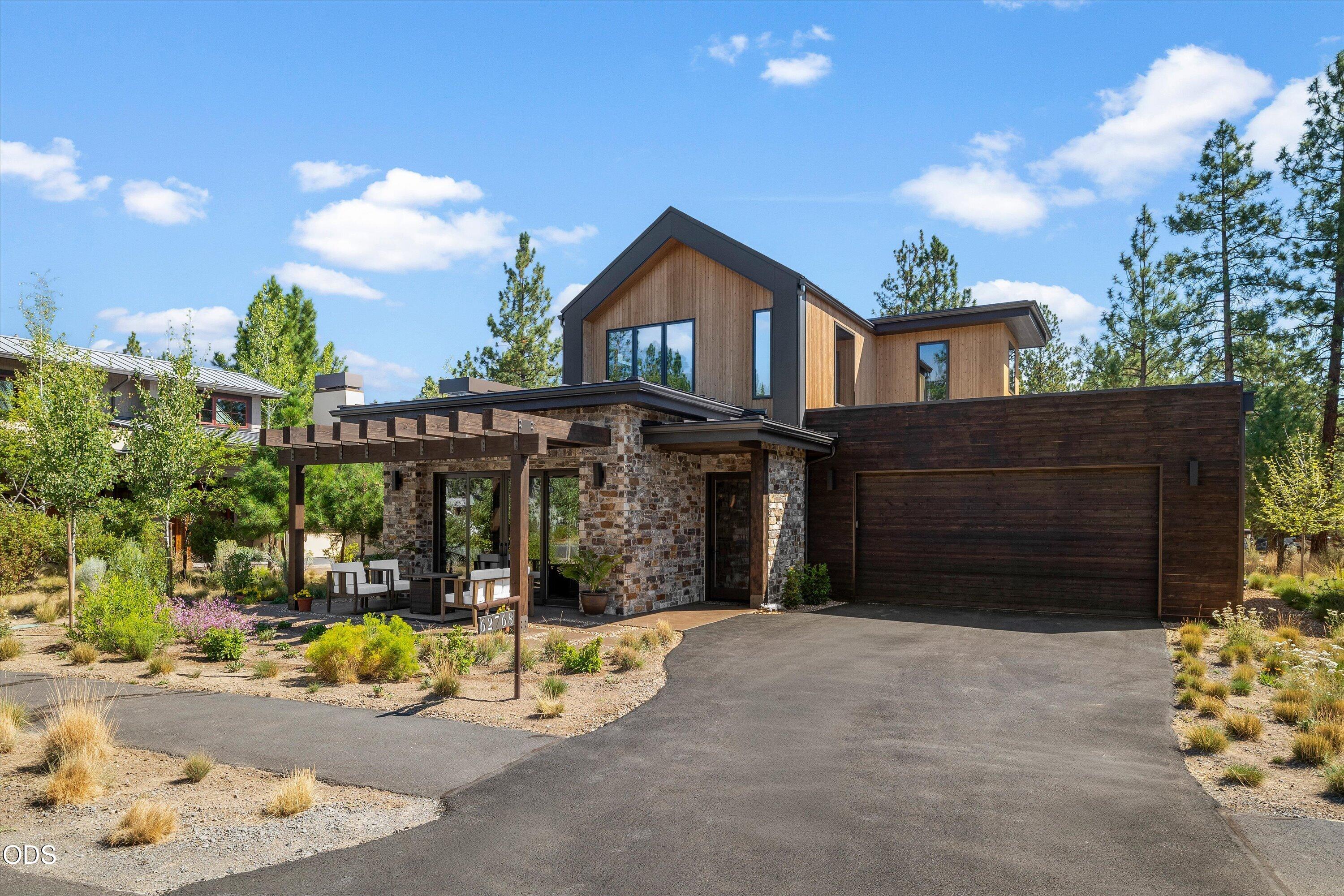 62768 NW Sand Lily Way