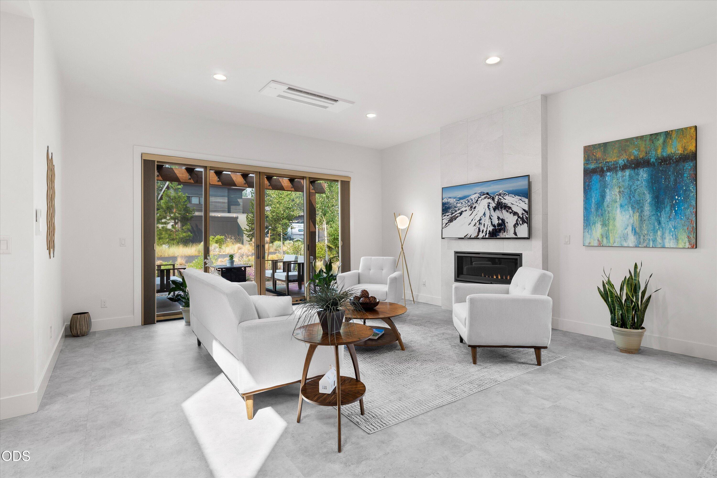 62768 NW Sand Lily Way