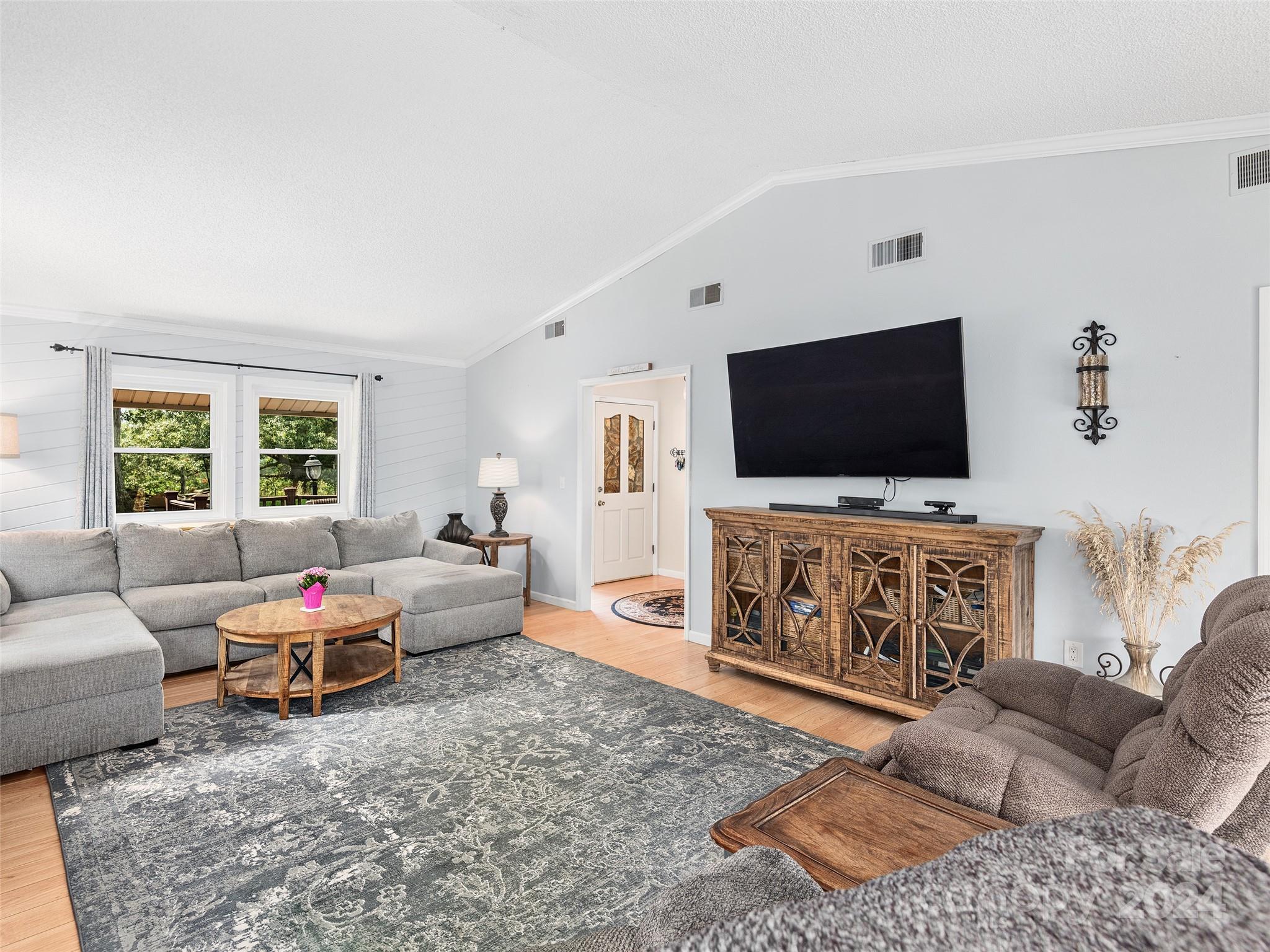 584 Oak Ridge Drive