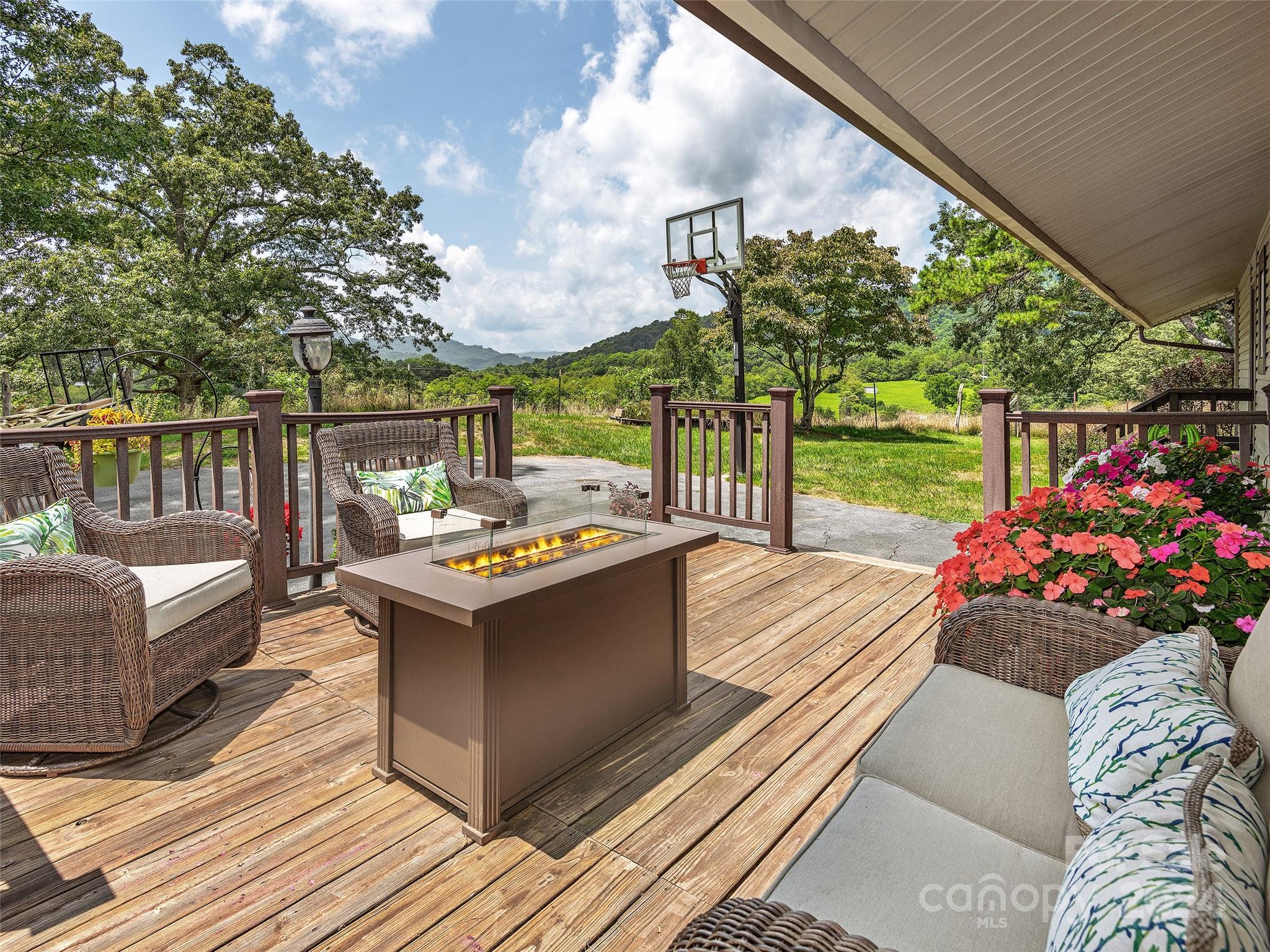 584 Oak Ridge Drive