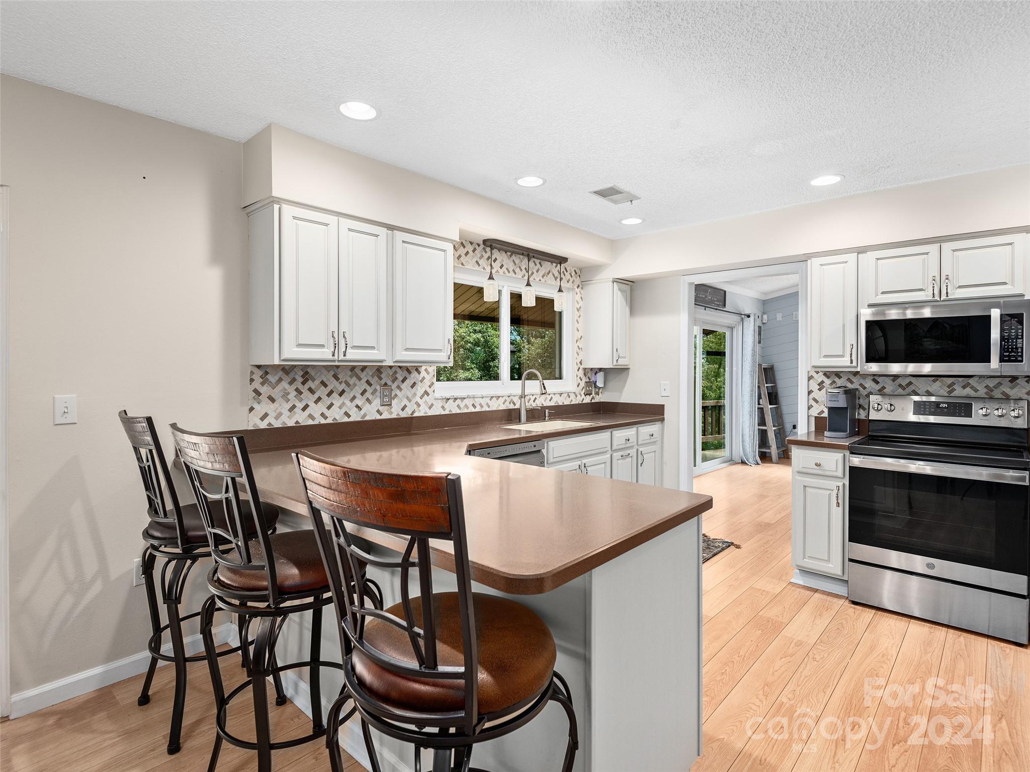 584 Oak Ridge Drive