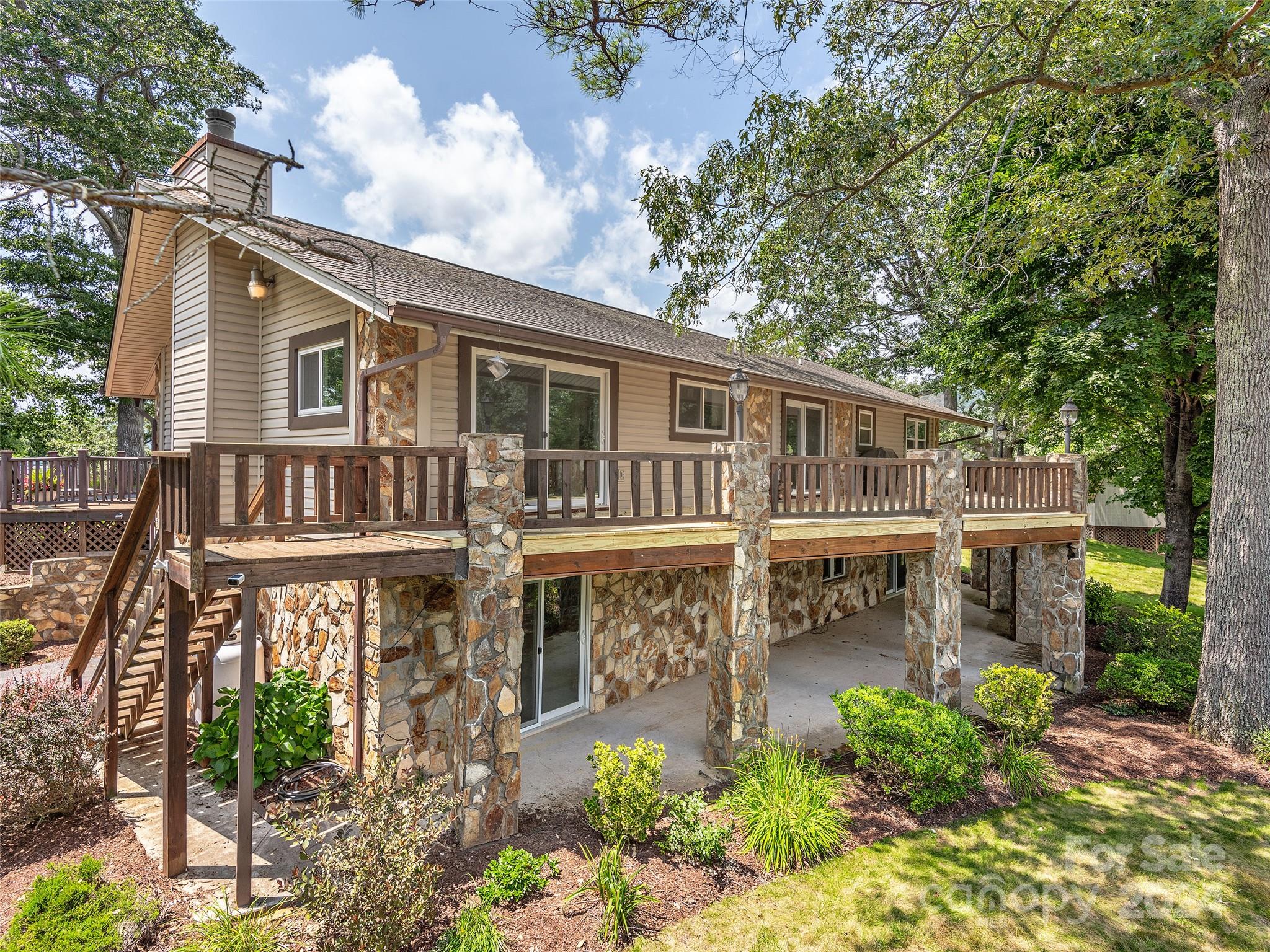 584 Oak Ridge Drive