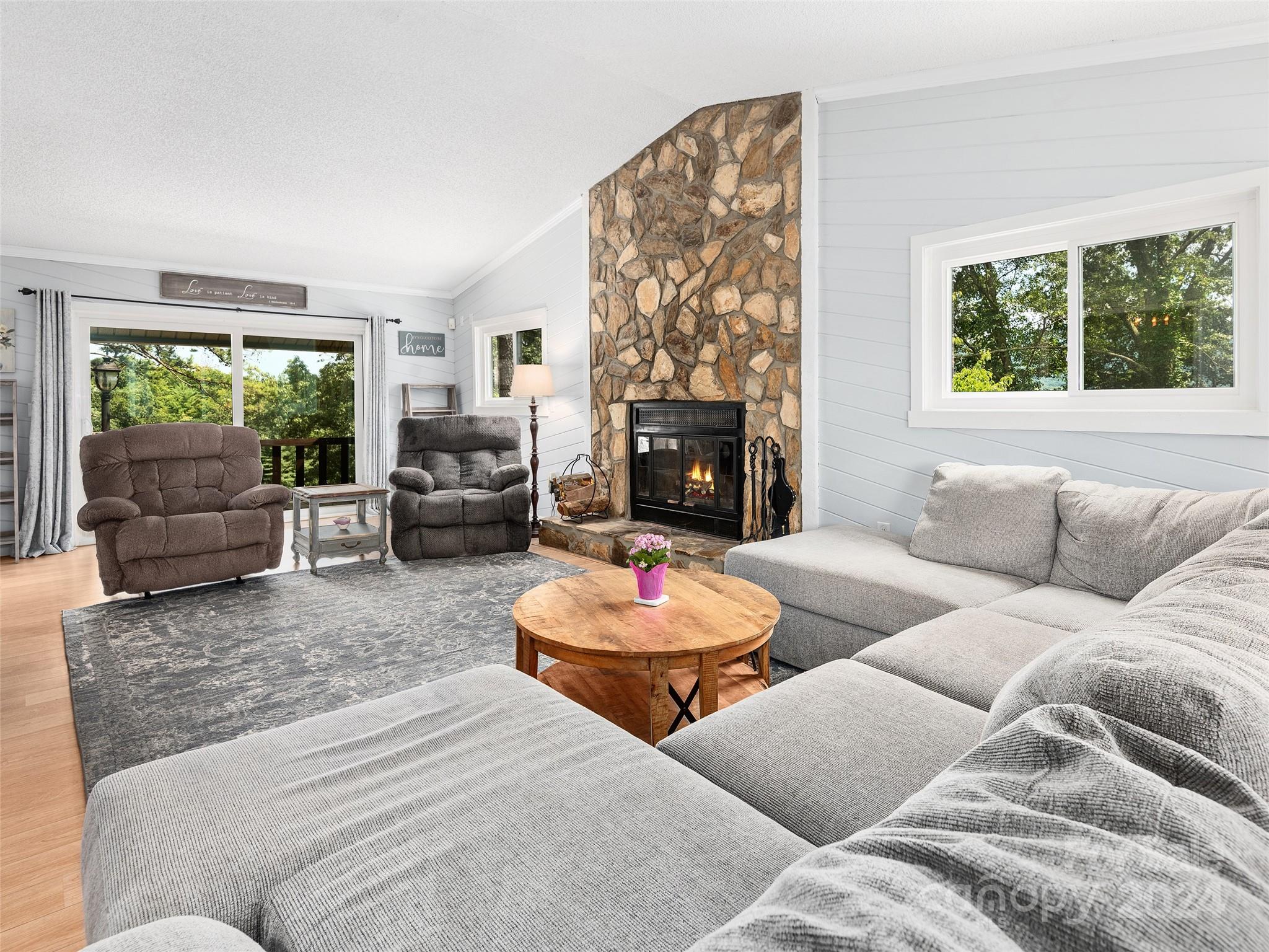 584 Oak Ridge Drive