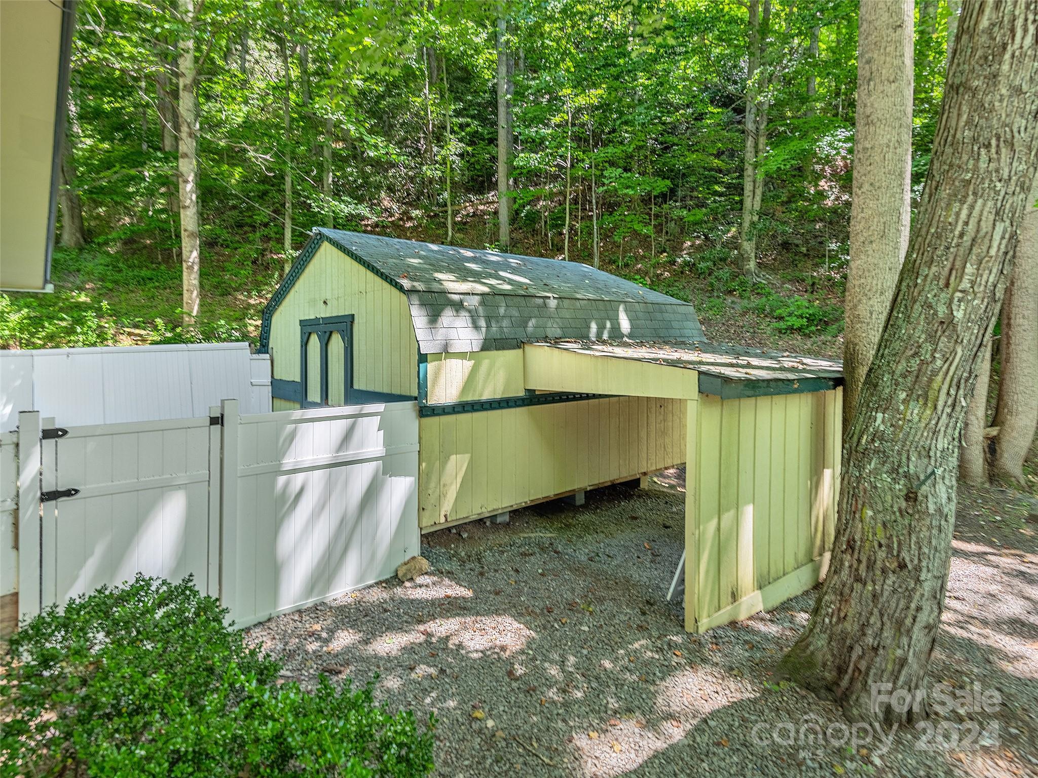 161 Ivy Lane