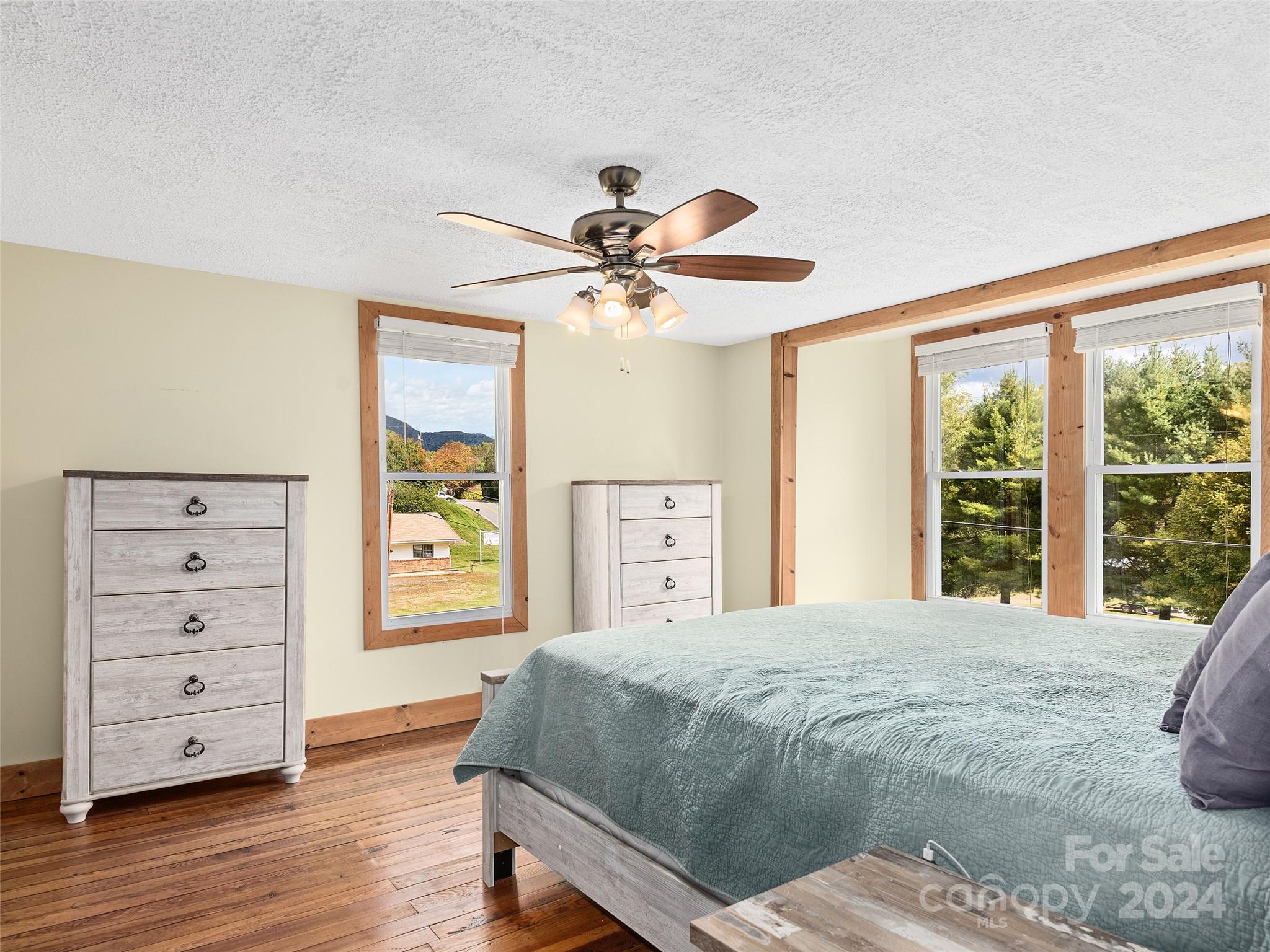 1426 Poison Cove Road