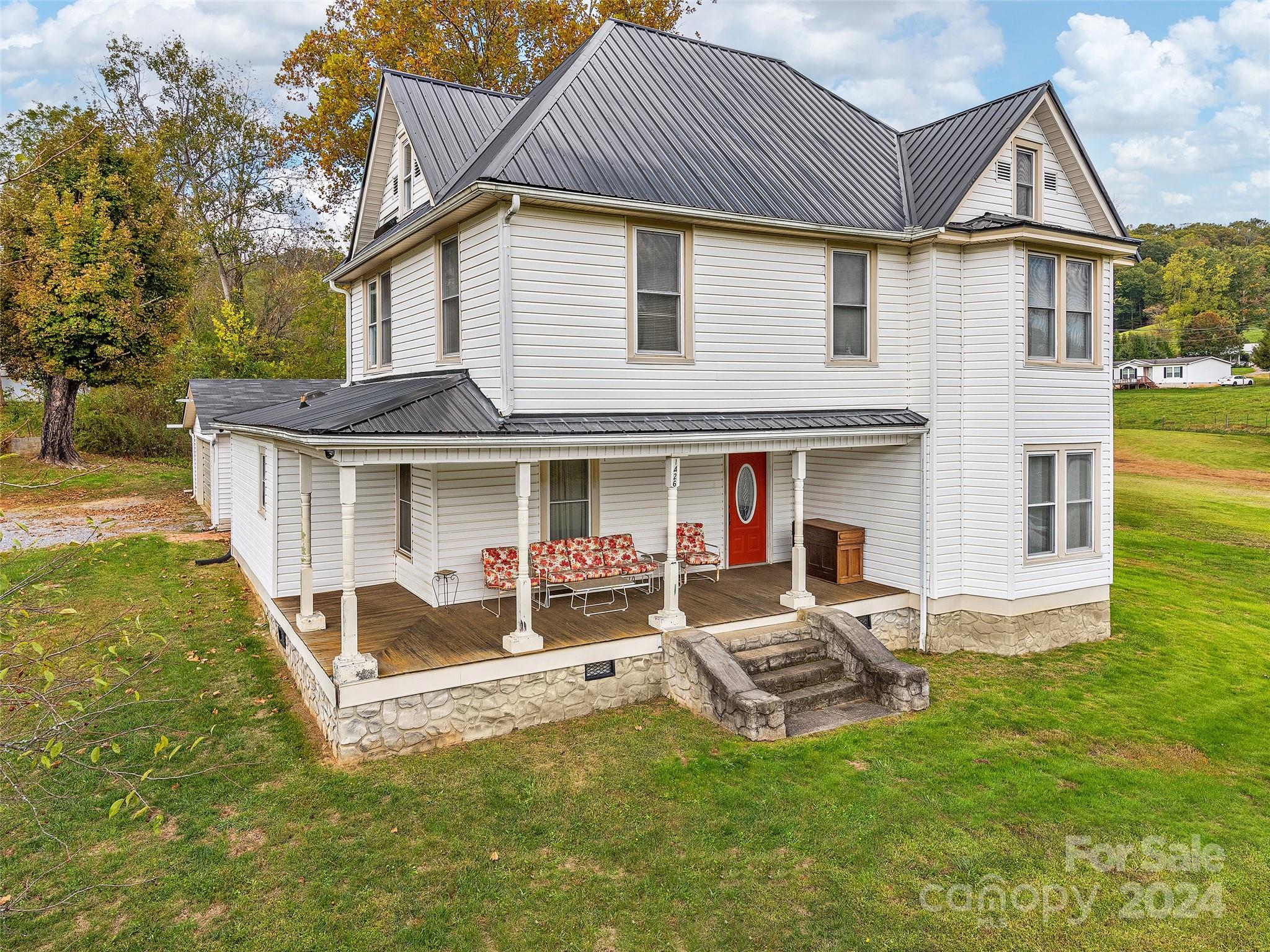 1426 Poison Cove Road