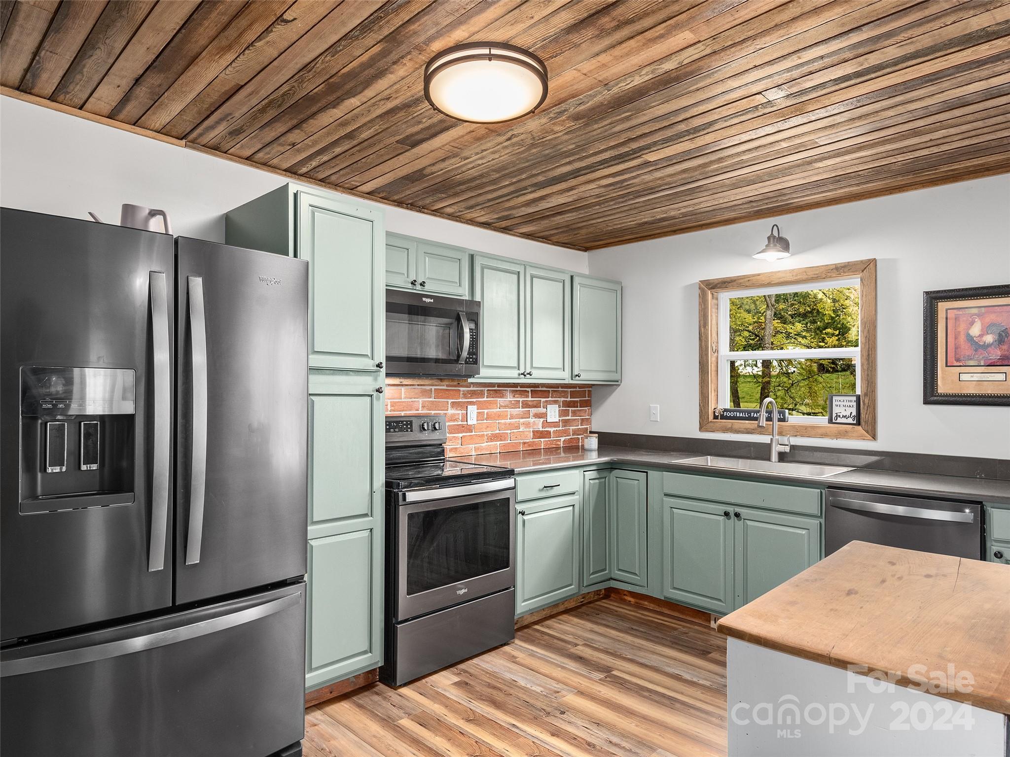 1426 Poison Cove Road