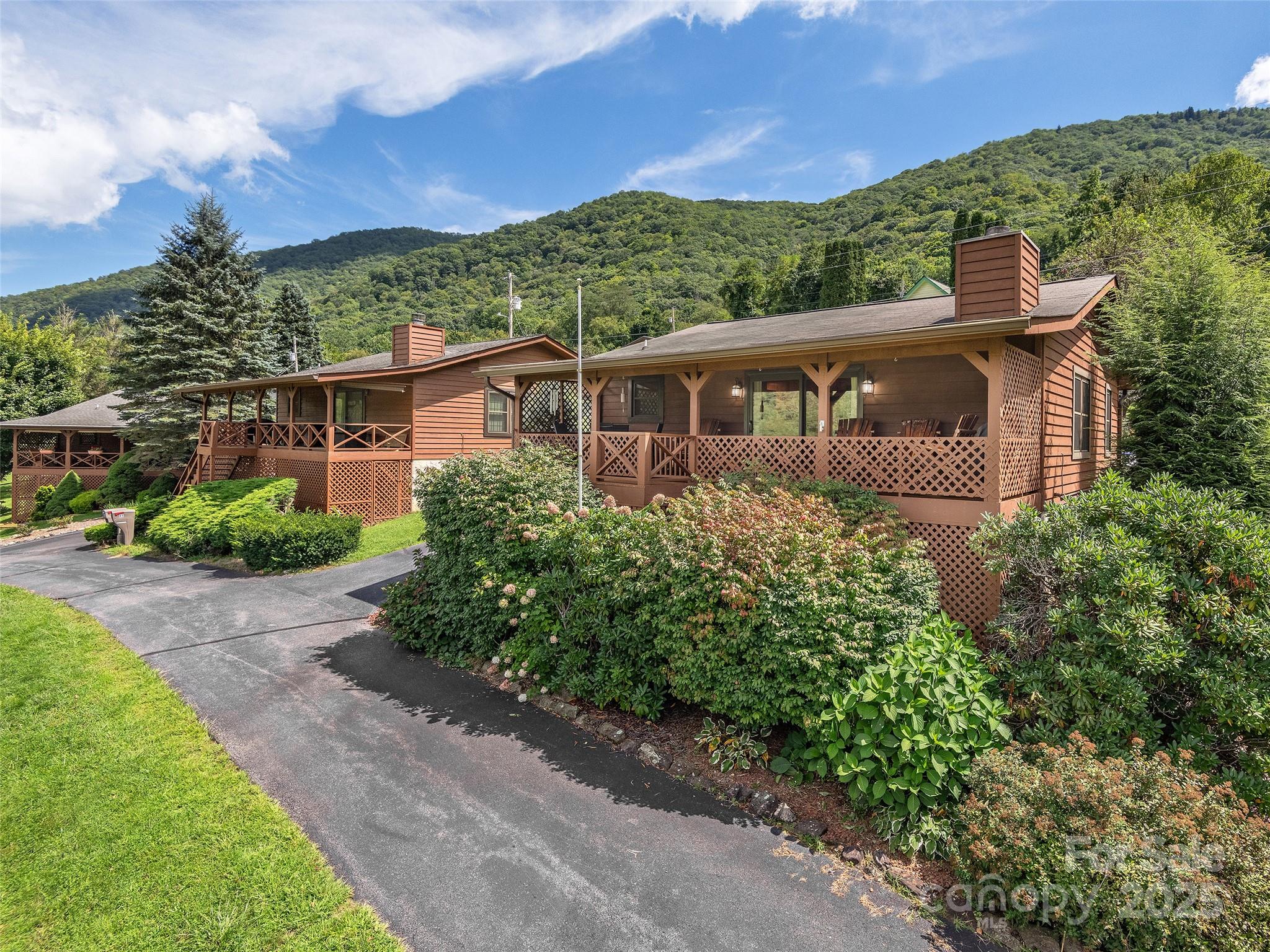 95 Hillcrest Road