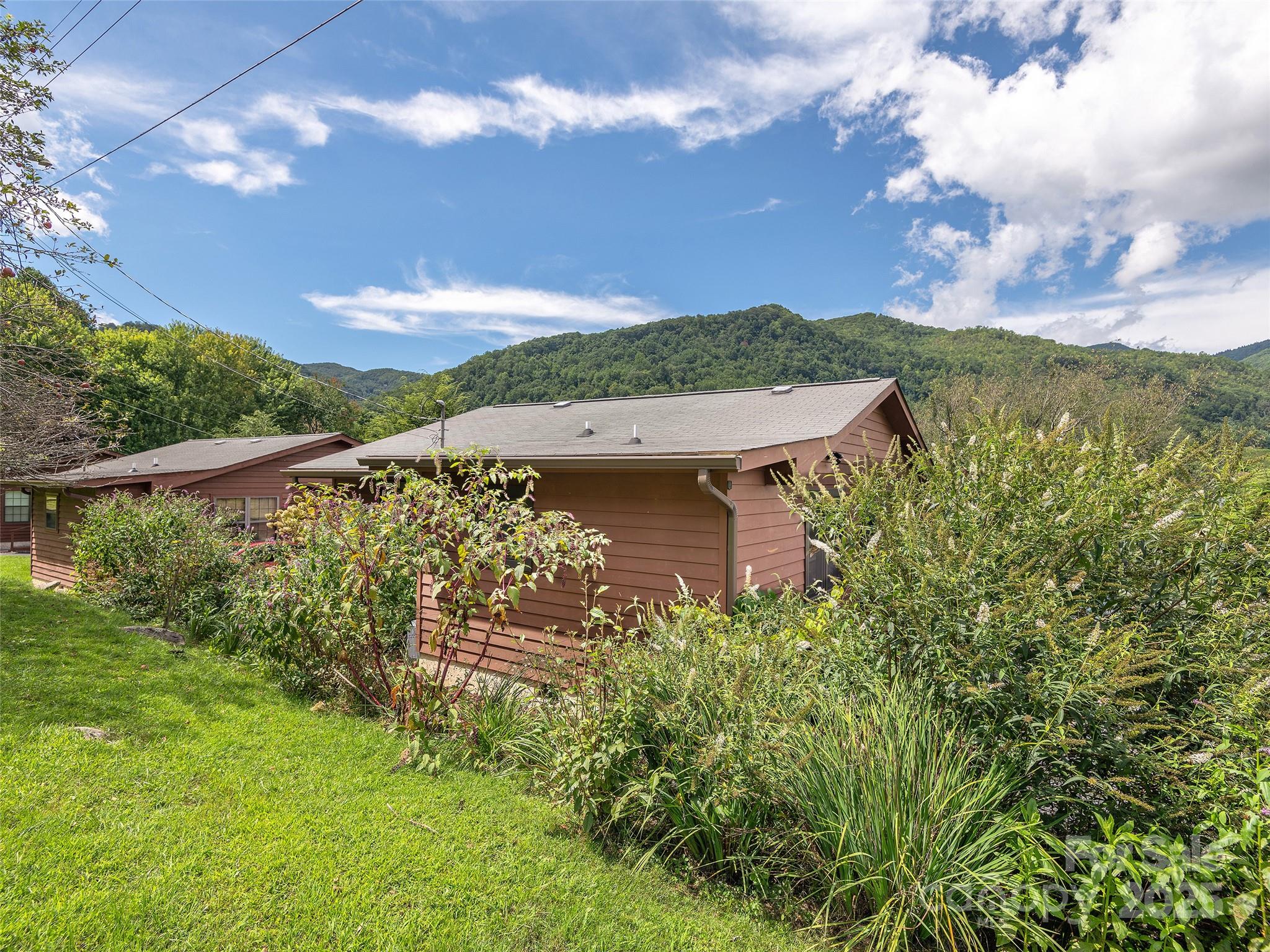 95 Hillcrest Road