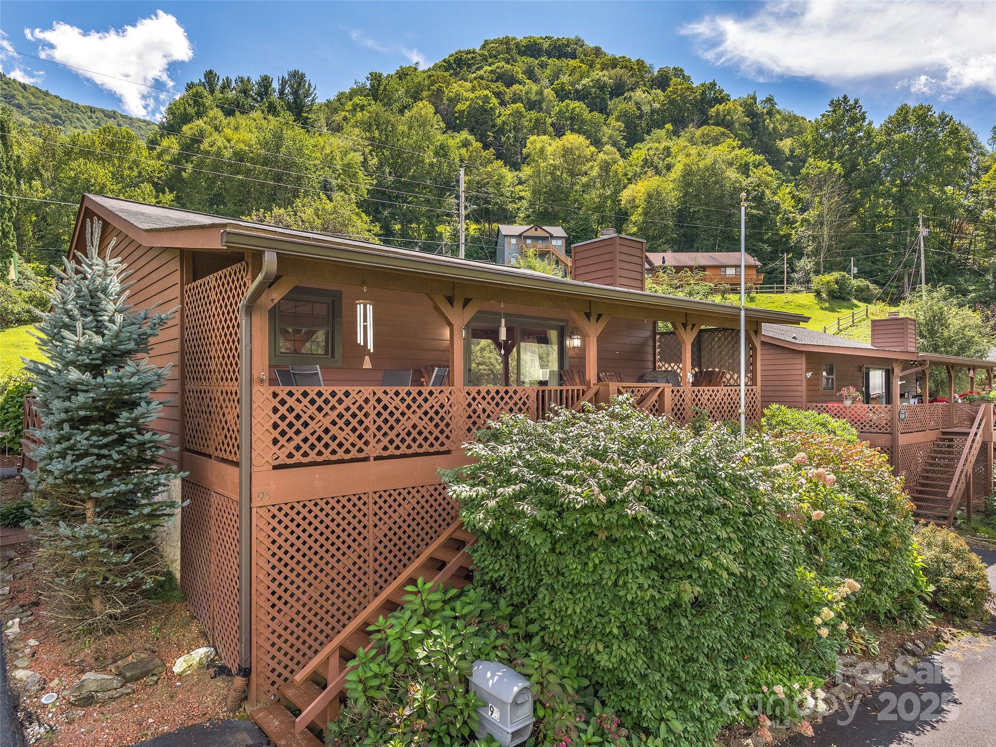 95 Hillcrest Road