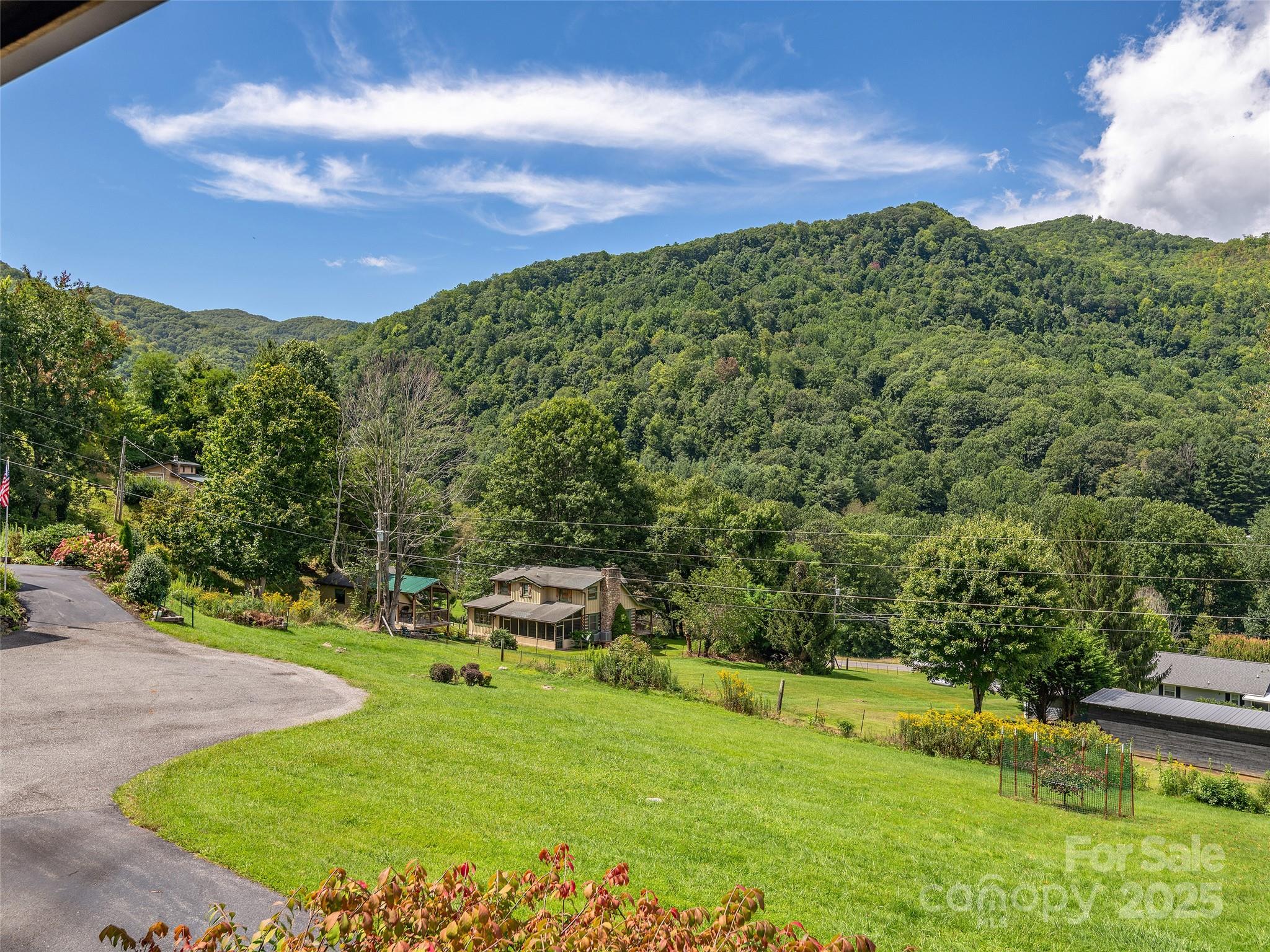 95 Hillcrest Road